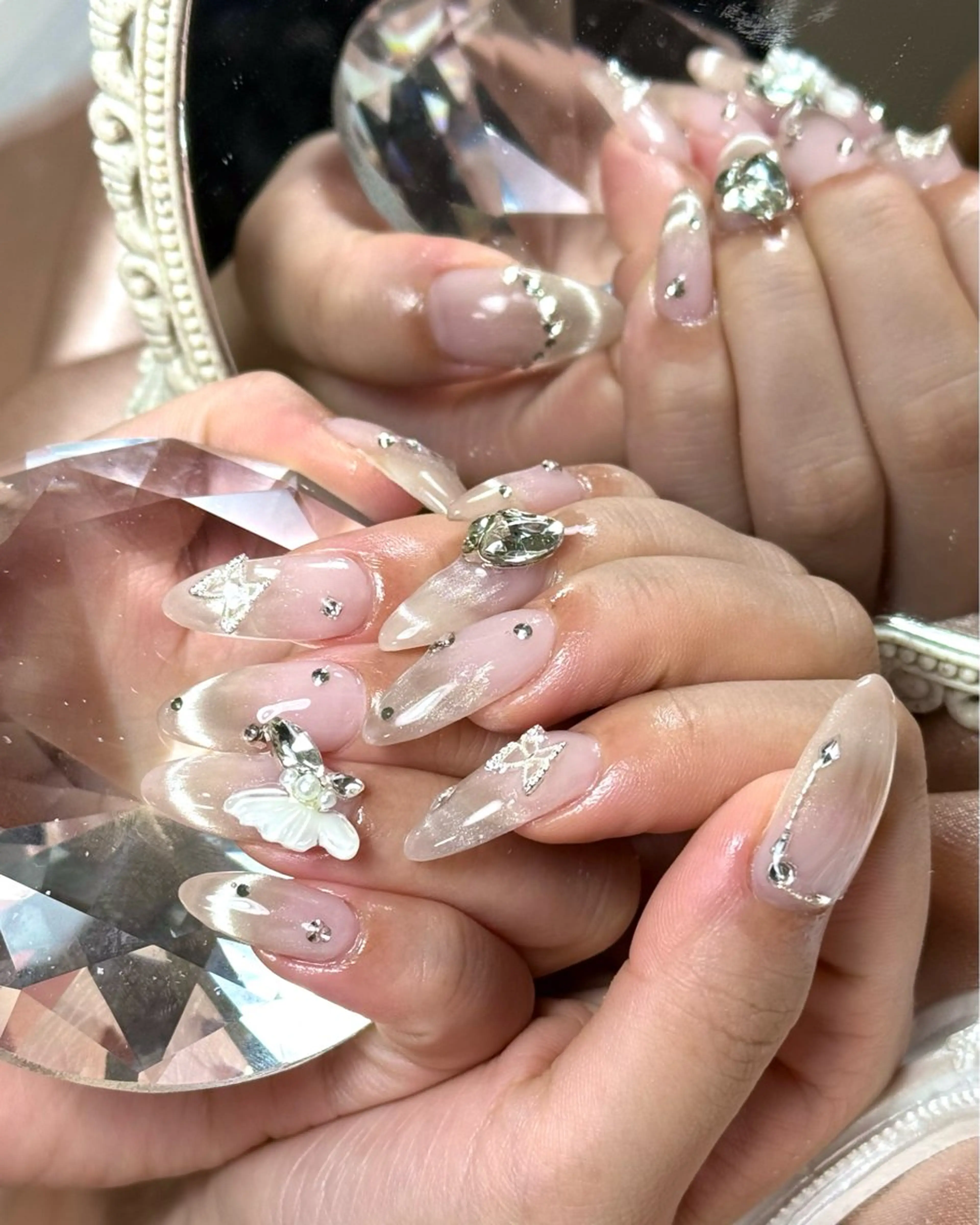 ネイル ハンドネイル ルシイ🎀新宿長さ 出しパーツ専門店のネイルデザイン