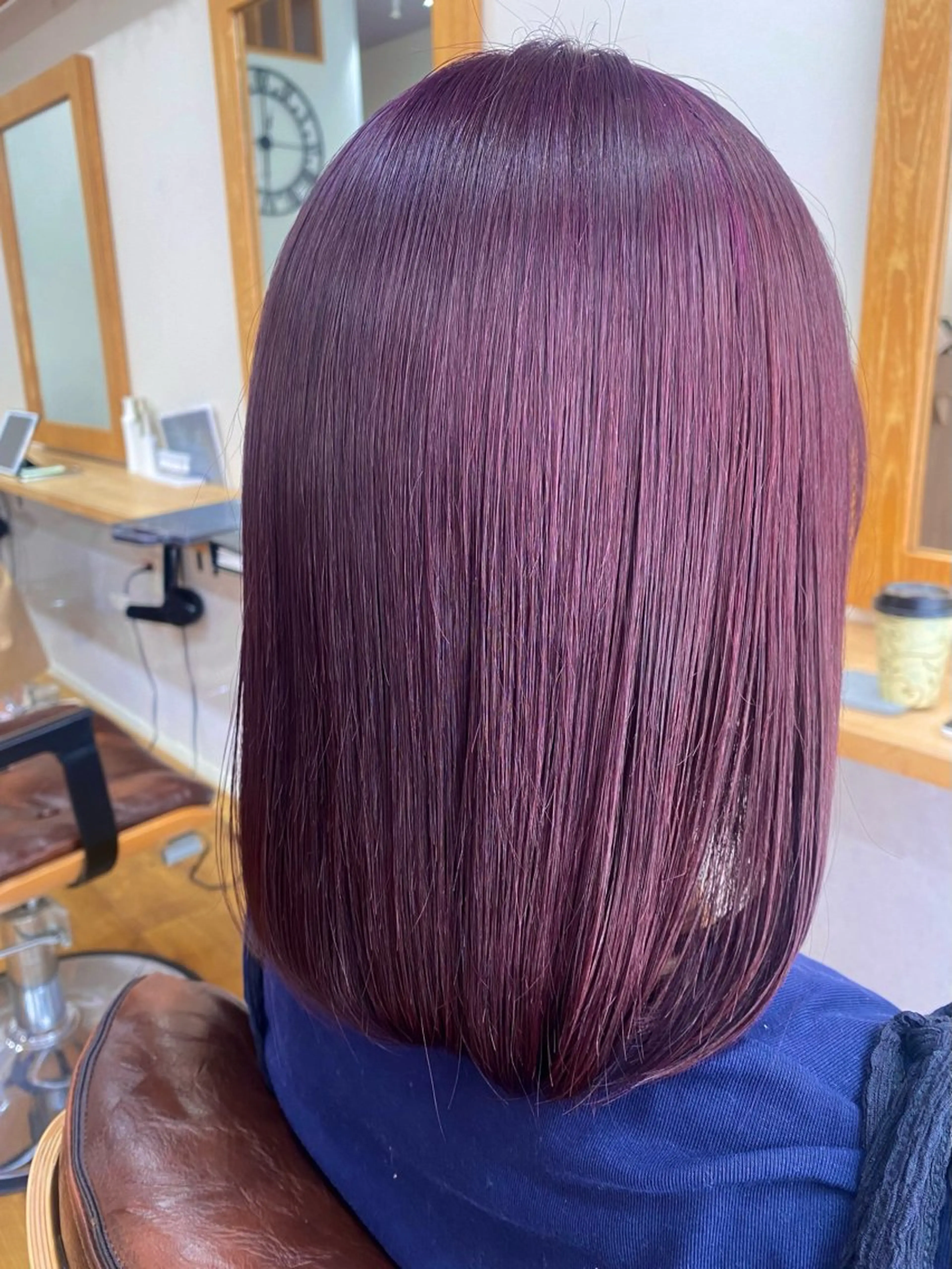 ミディアム カラー カシス レッドカラー ヘアカラー トリートメント Repos by moi所属・RINA/特殊ヘア/ 高発色ワンカラーのヘアスタイル