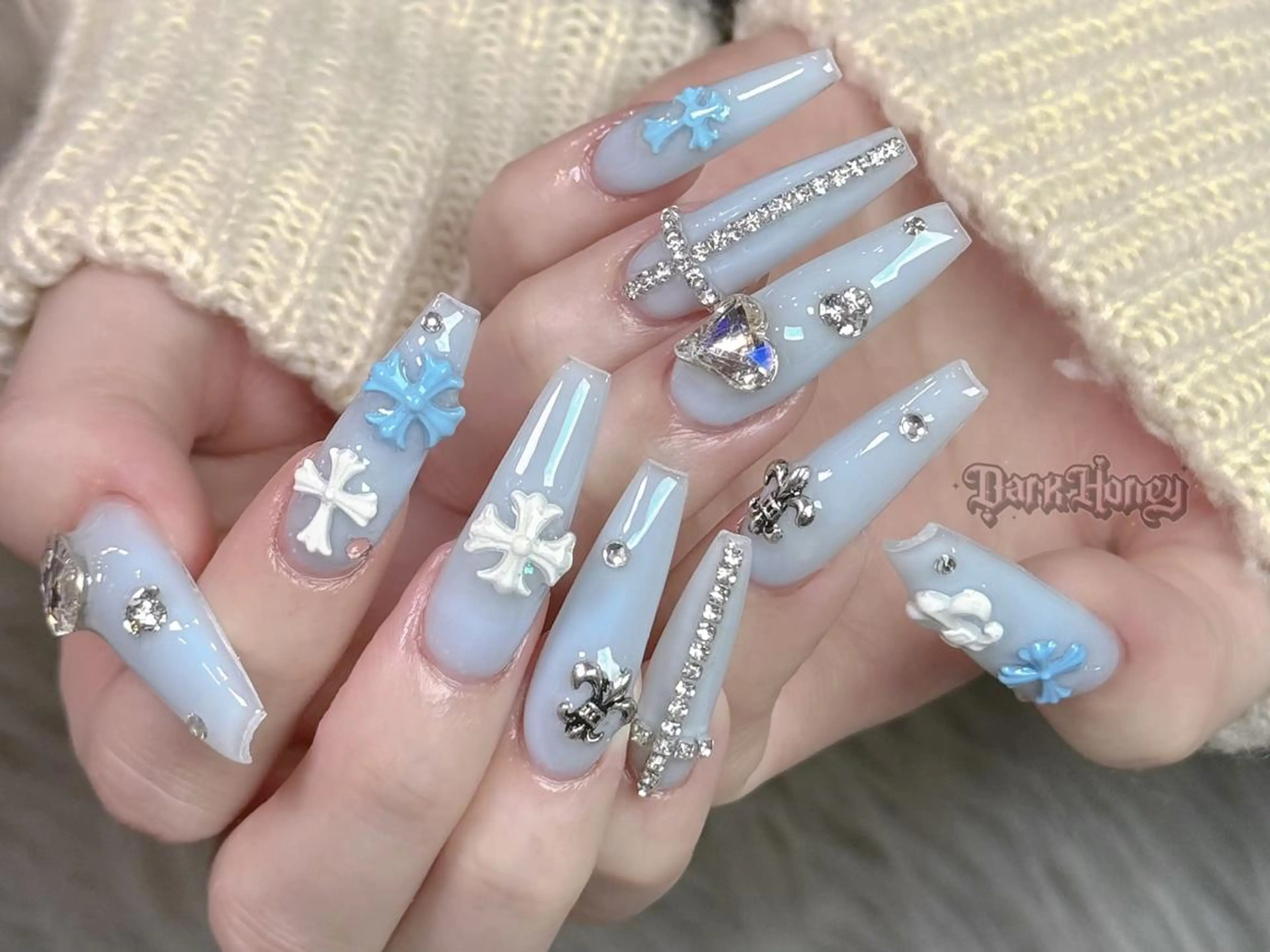 ネイル ハンドネイル Dark Honey Susuのネイルデザイン