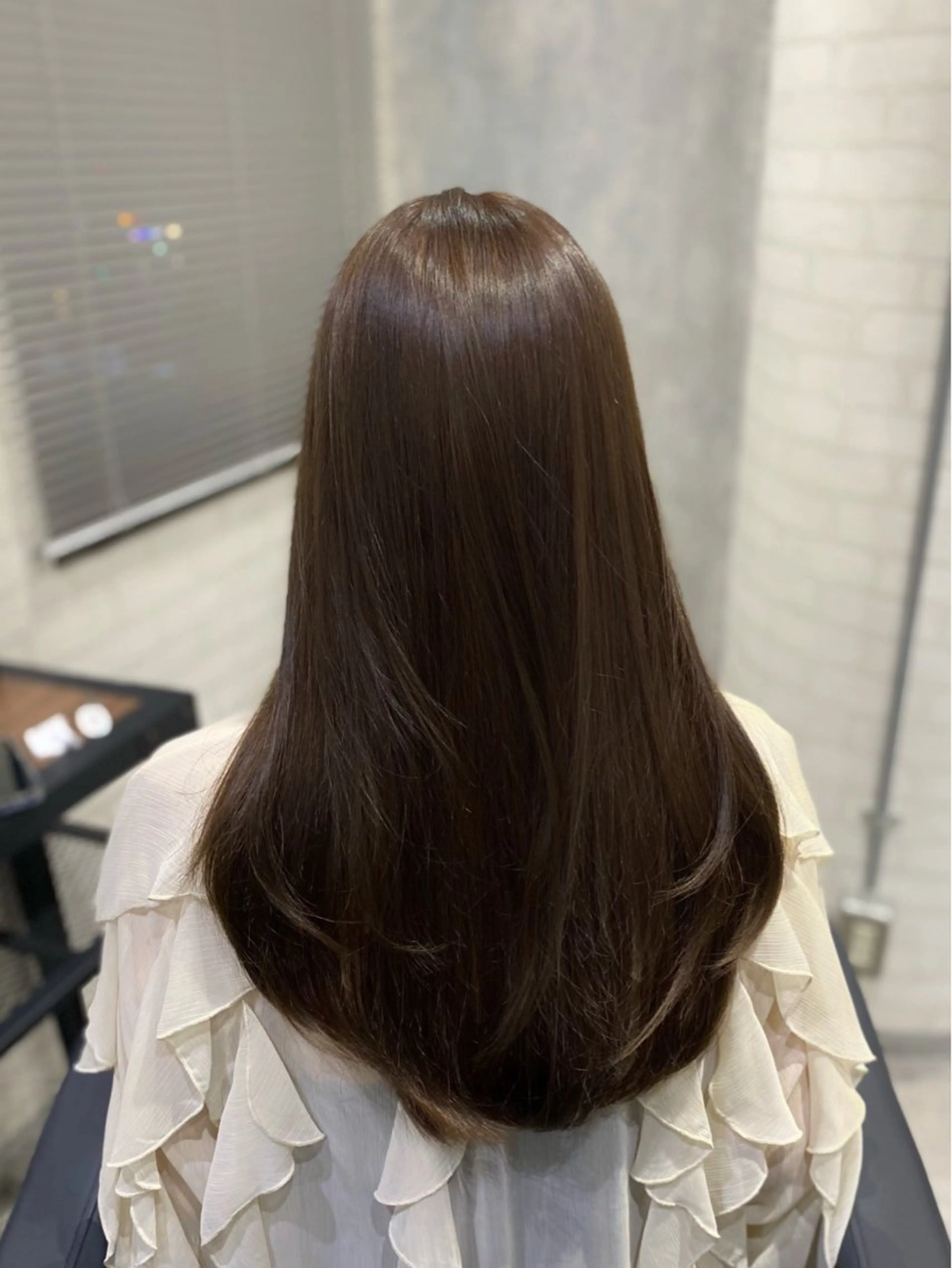 ロング カラー アッシュ アッシュブラウン ブラウンカラー 透明感カラー カット ヘアカラー トリートメント shiori /艶髪 /顔周り/髪質改善のヘアスタイル