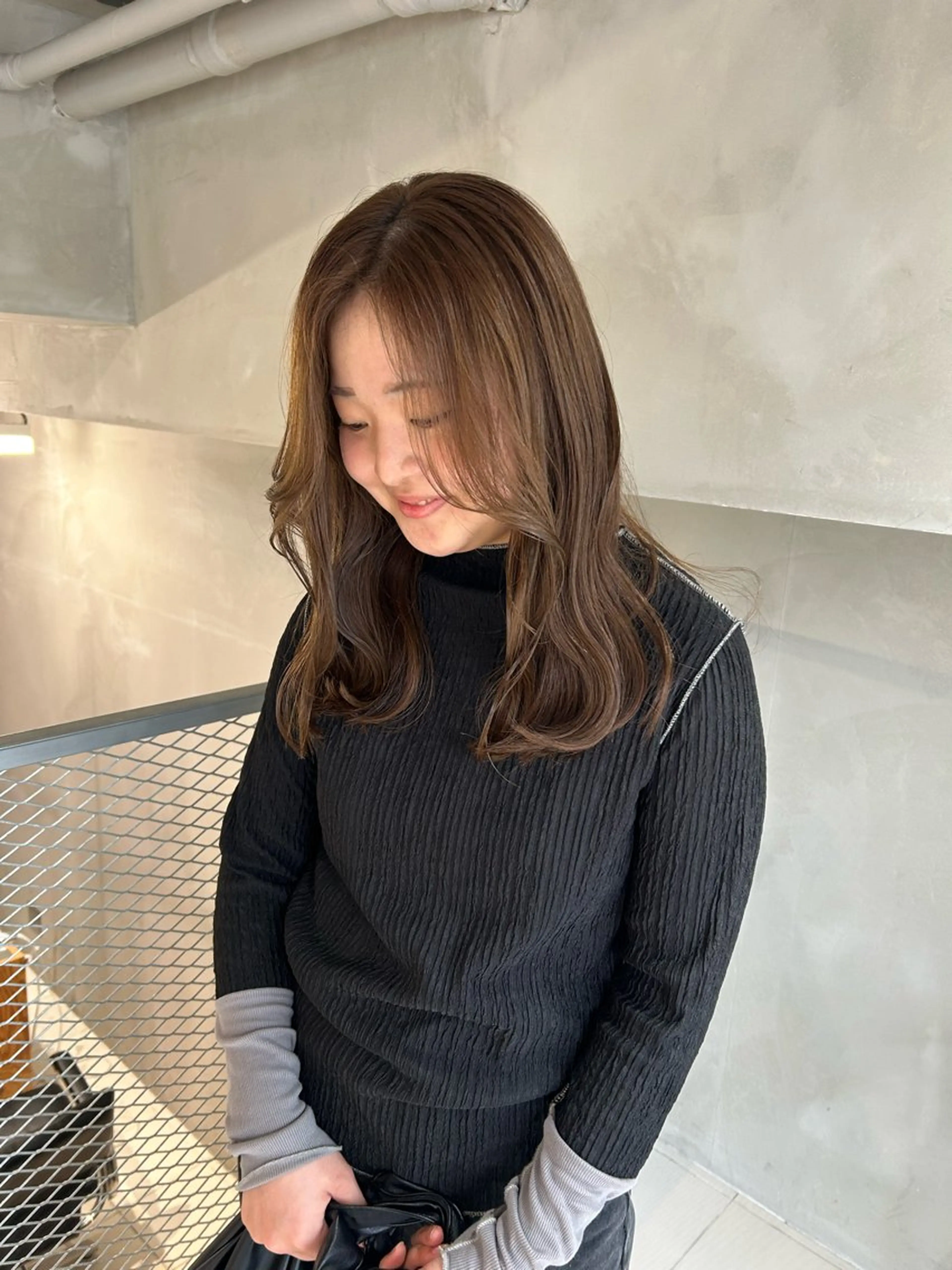 ロング カラー ベージュカラー ブリーチ ブリーチなしカラー オリーブベージュ カット ヘアカラー トリートメント 透明感カラー🫧 nanohaのヘアスタイル