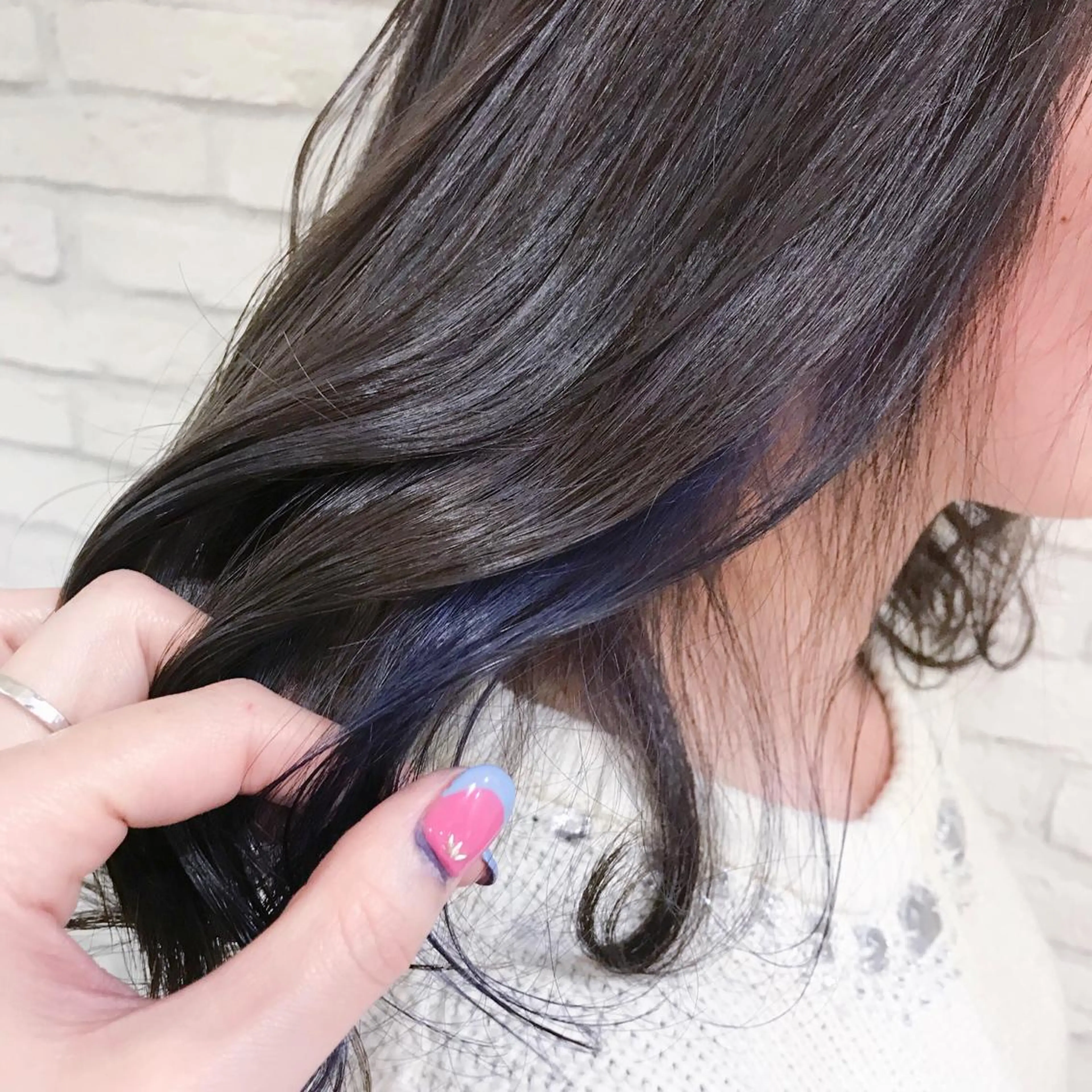 セミロング カラー ブリーチ ブルーカラー インナーカラー 横浜🍒カット エクステ／RIEのヘアスタイル