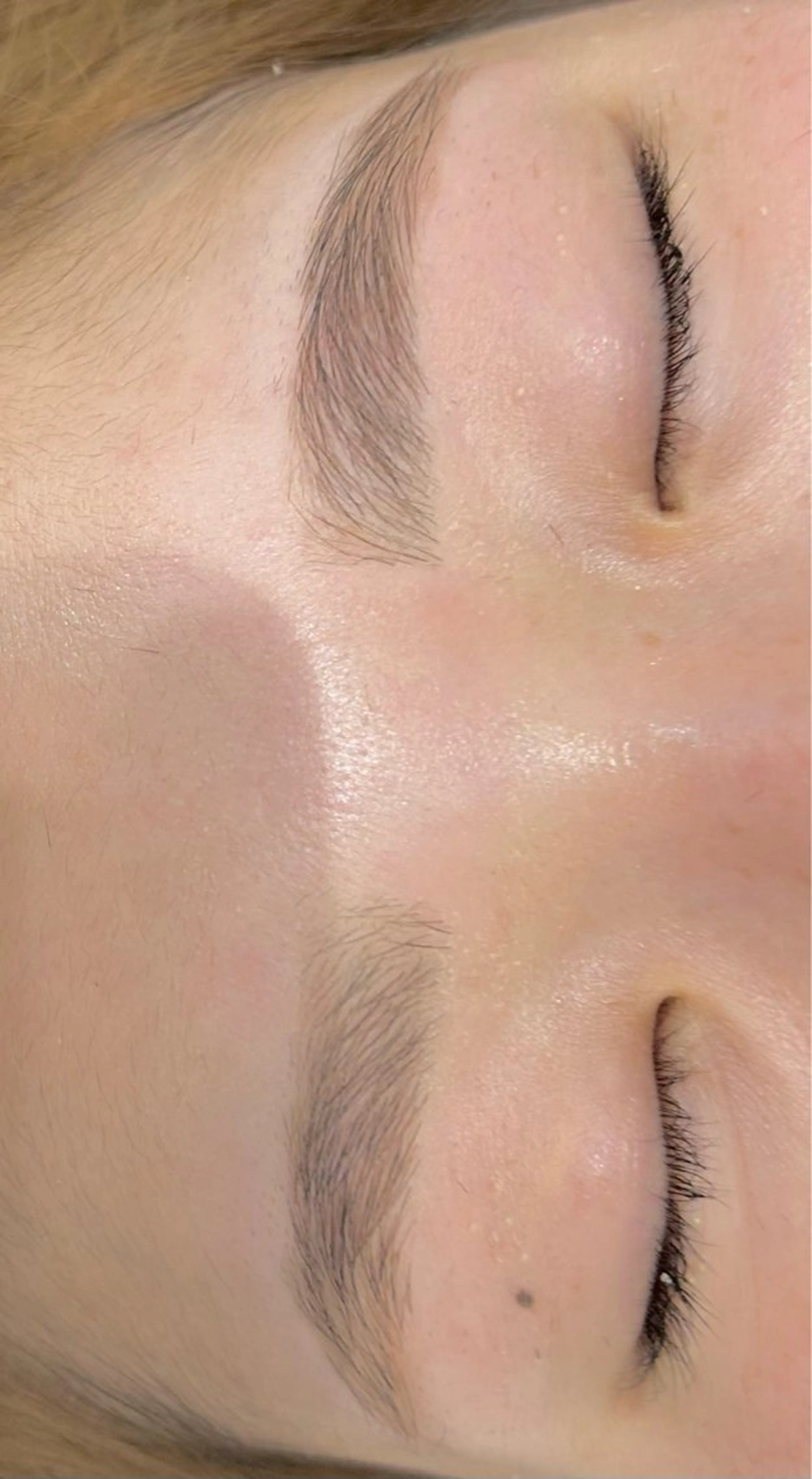 アイブロウ カルフールノア松戸店所属・Tsuchiya (ツチヤ)の眉毛・アイブロウイメージ