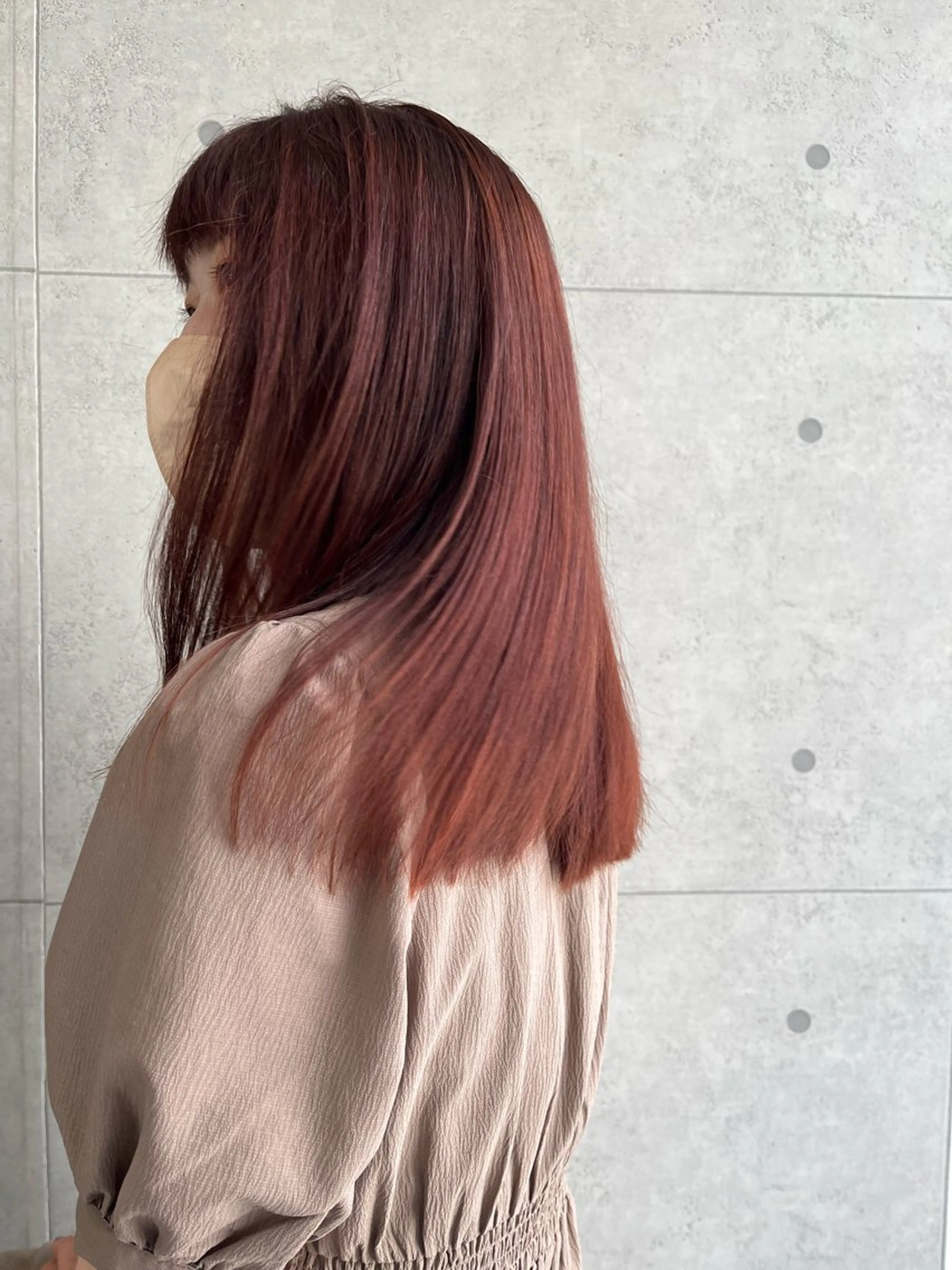 セミロング レッドブラウン カット ヘアカラー トリートメント 下石怜子/レイヤー カット/透明感カラーのヘアスタイル