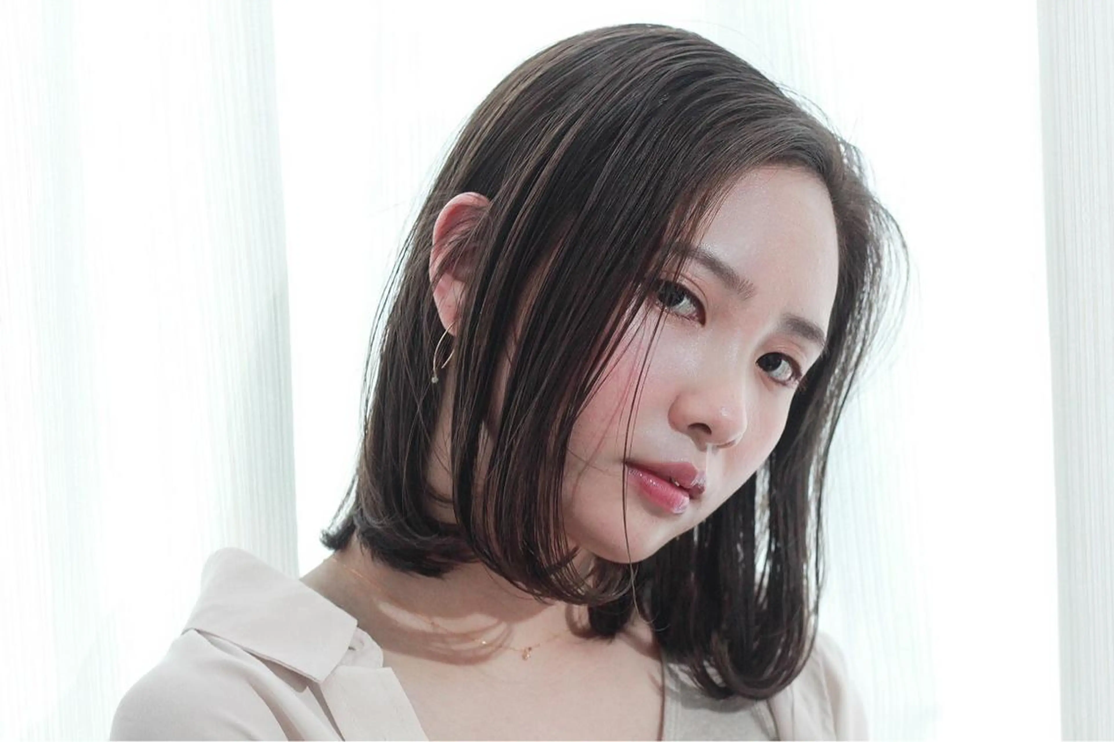 ミディアム カラー パーマ ヘアアレンジ メンズ キッズ ネイル マツエク・マツパ アイブロウ 《褒められる》 透明感カラー/小嶋のヘアスタイル