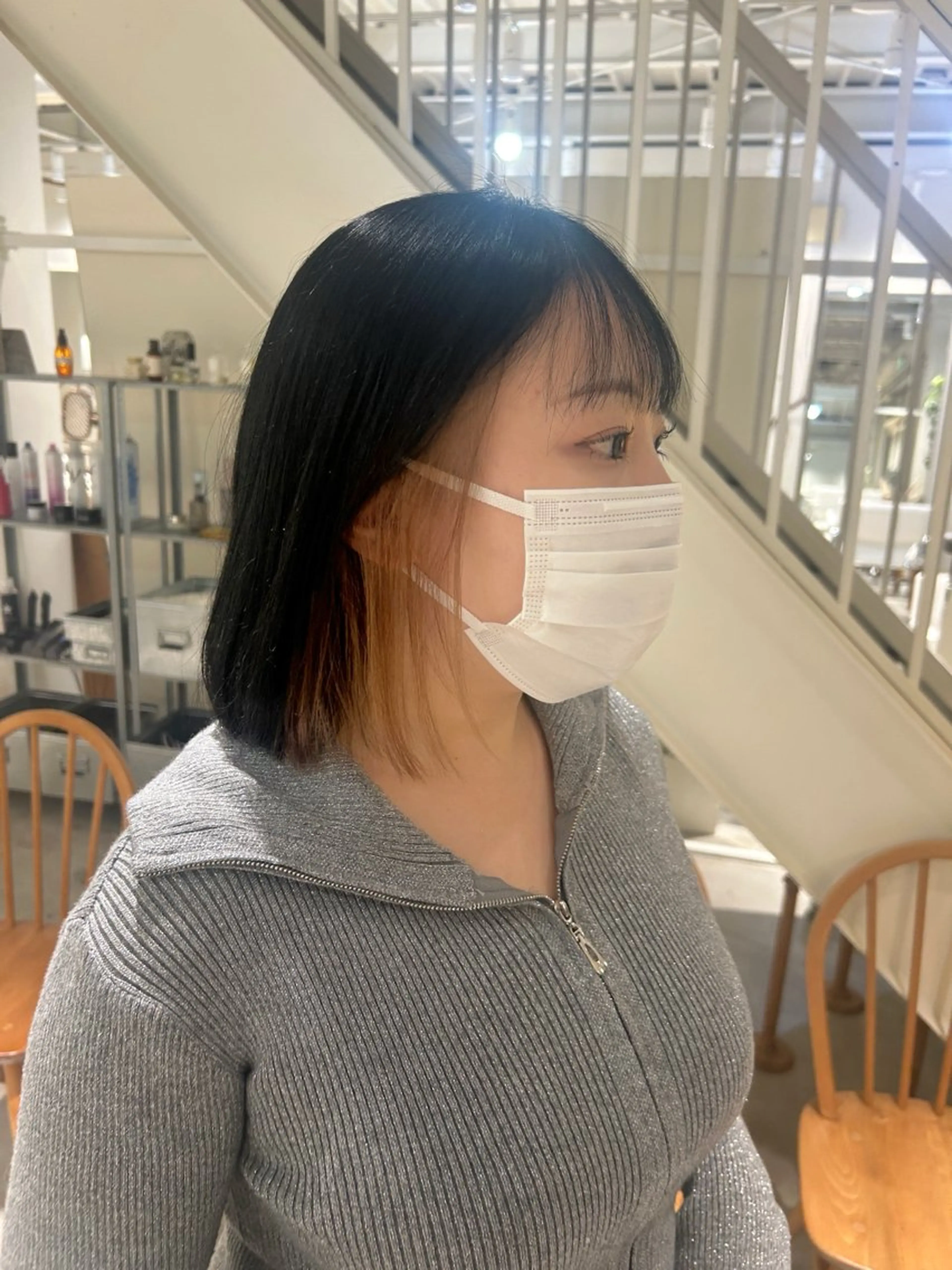 ショート カラー ベージュカラー ブリーチ イヤリングカラー 縮毛矯正 ヘアカラー 篠原 若奈のヘアスタイル