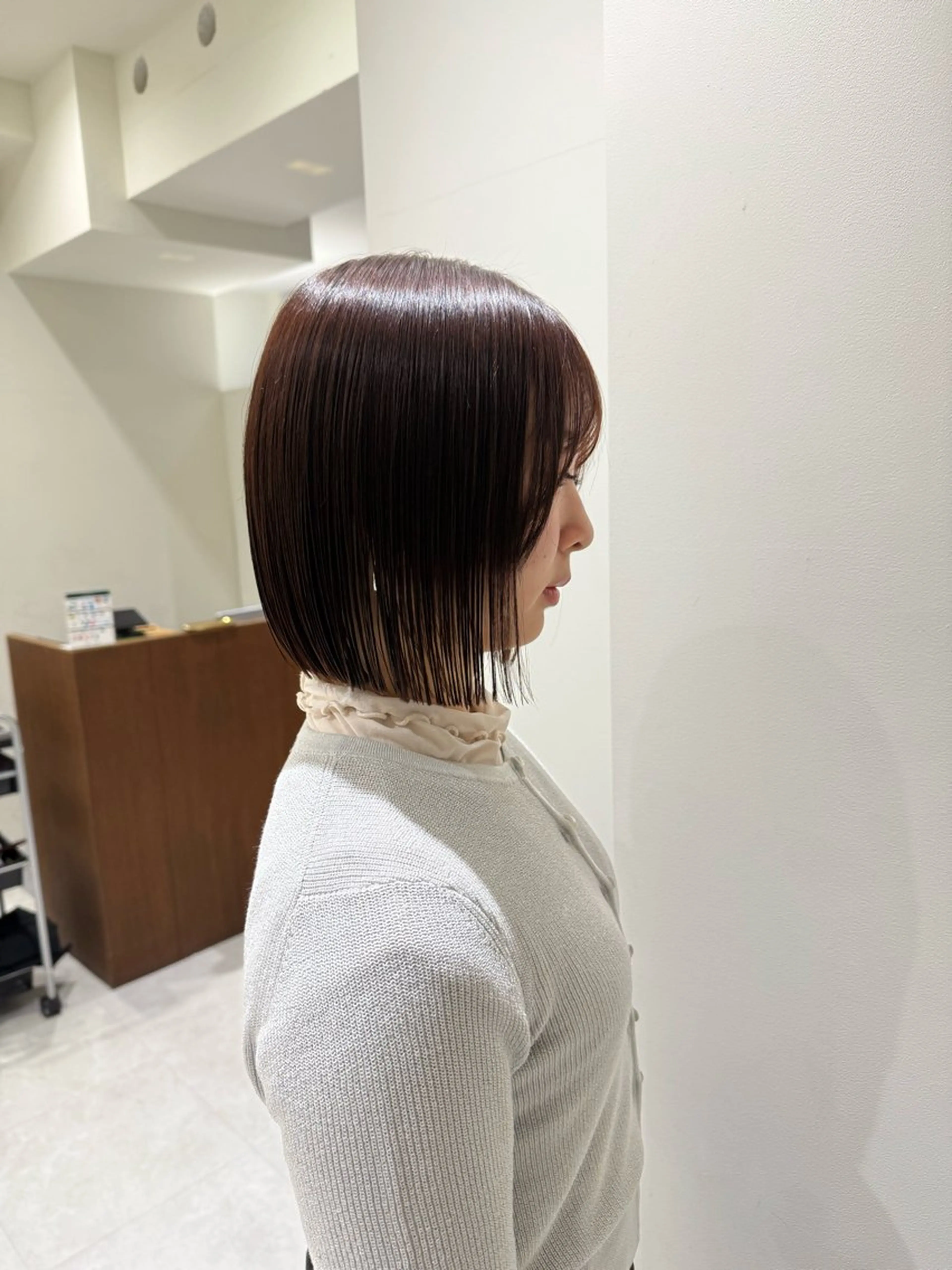 ショート カット ヘアカラー ぱつっとボブ/透明感 カラー/Ayakaのヘアスタイル