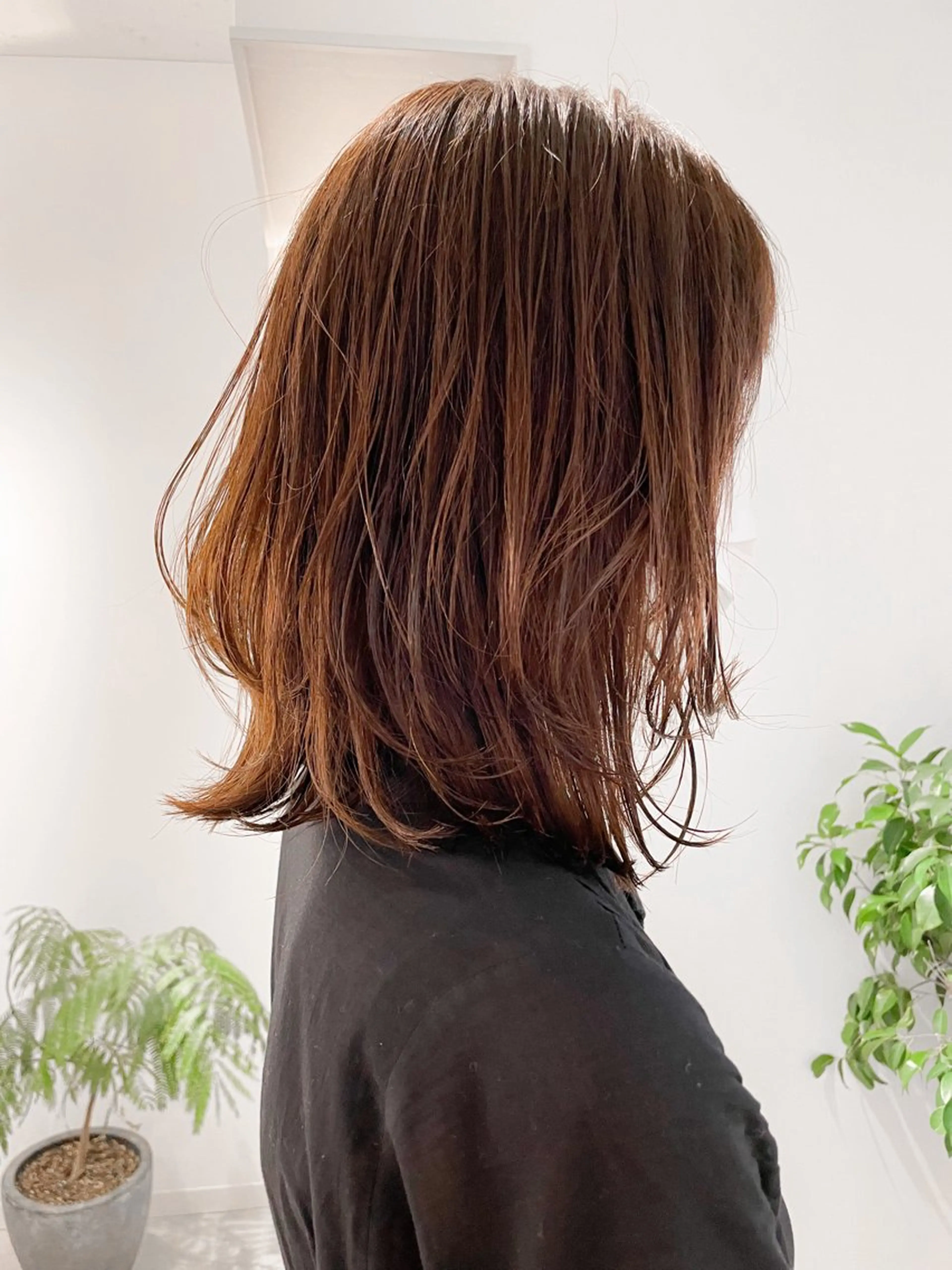 ミディアム パーマ ミディアムパーマ くびれヘア 🤍似合わせカット/ 艶カラー/表参道🫧のヘアスタイル