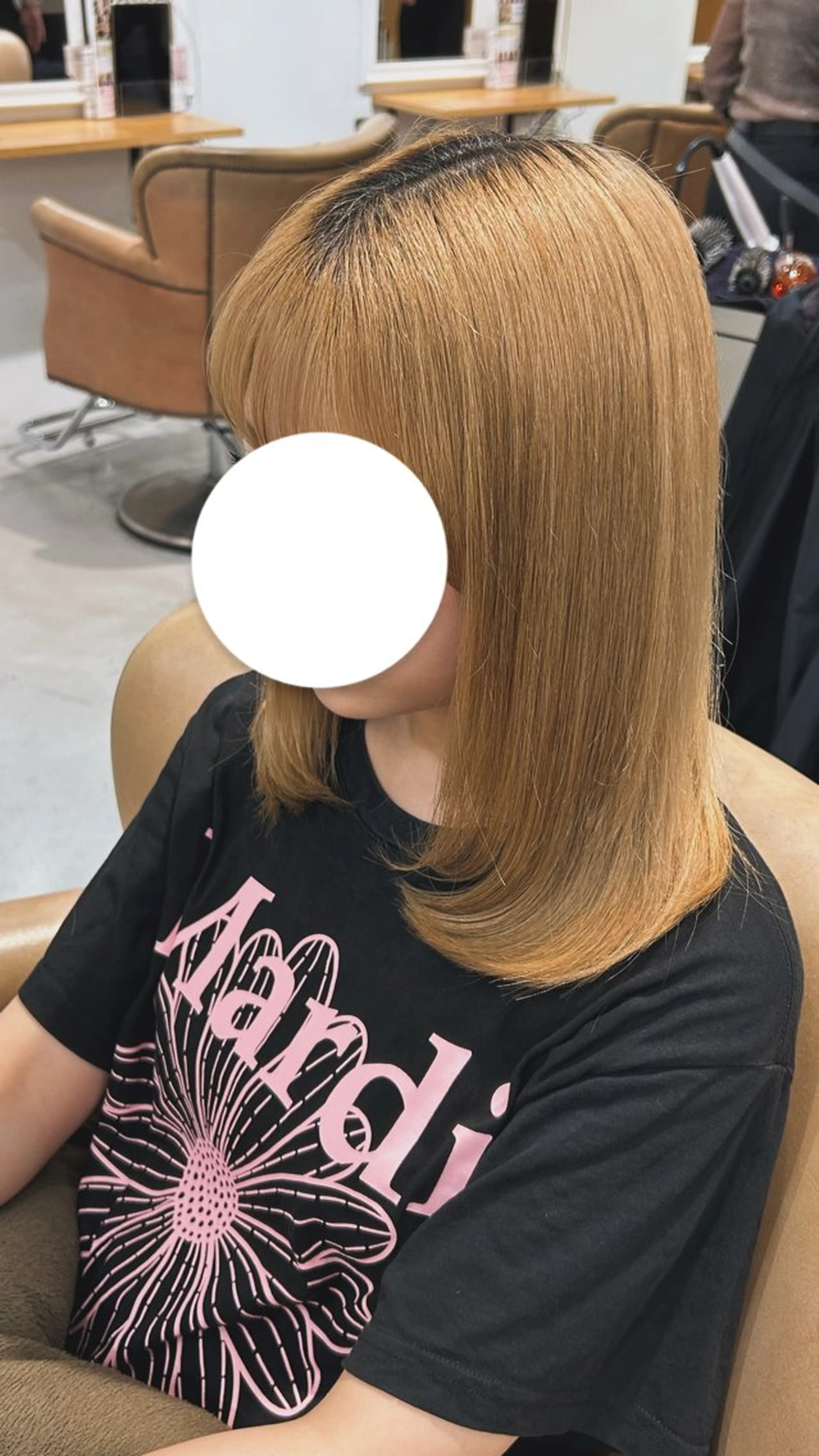 セミロング レイヤーカット ローレイヤー トリートメント 吉原 来華のヘアスタイル