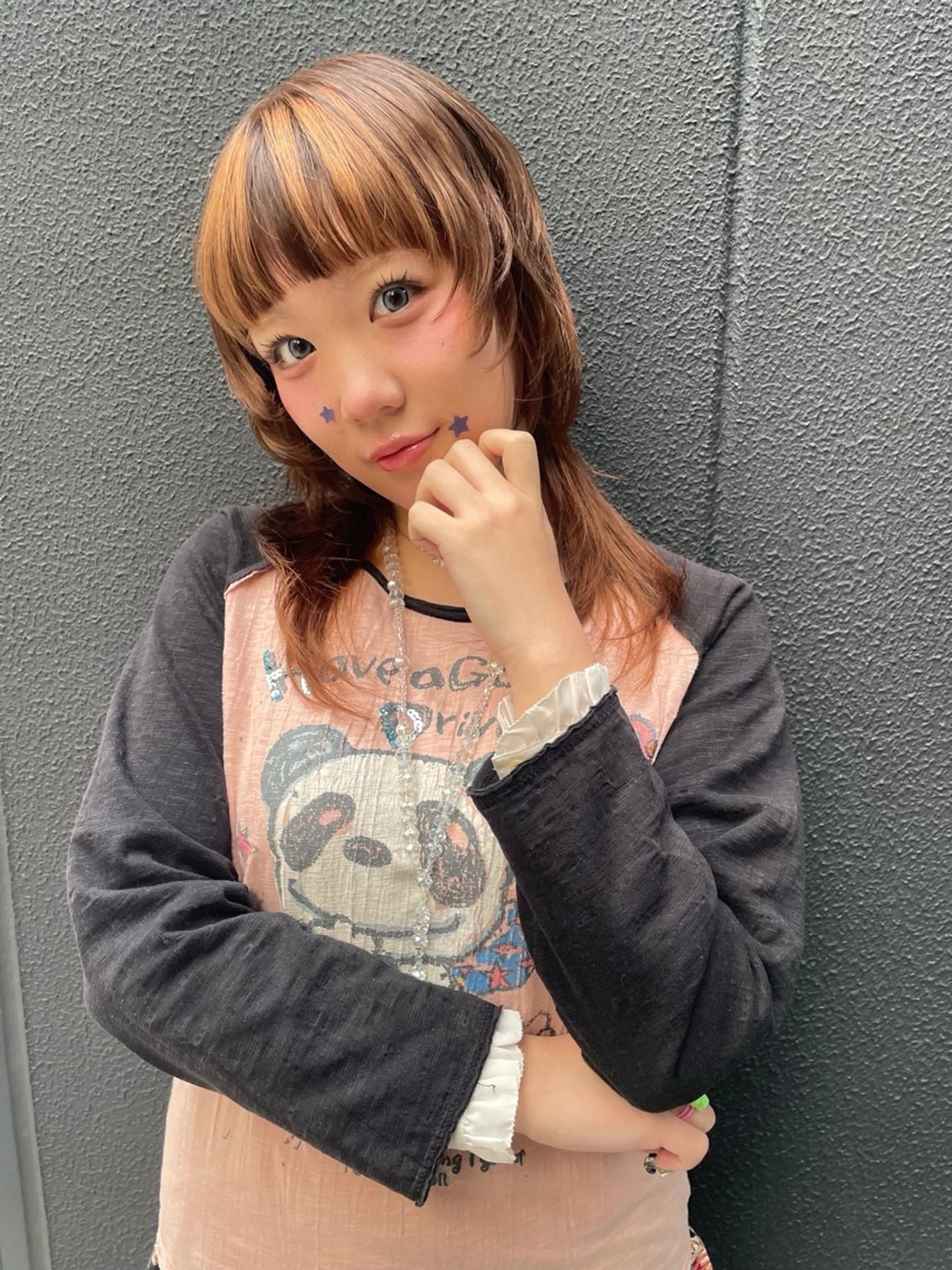 ミディアム カラー ベージュカラー ブリーチ ブロンド ケアブリーチ デザインカラー カット ヘアカラー トリートメント MIU/ルーツカラー ボブ/顔周りレイヤーのヘアスタイル