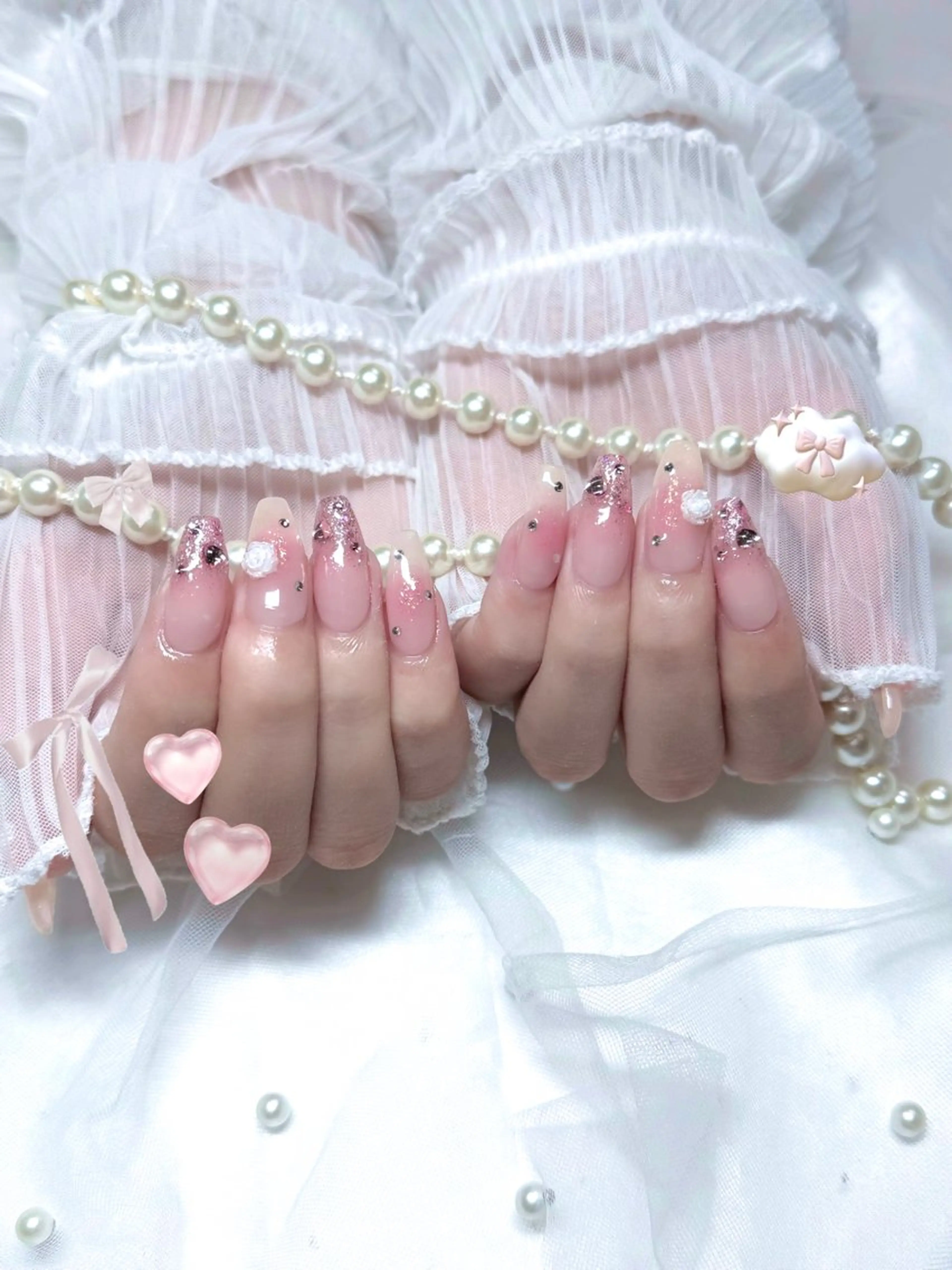 ネイル チークネイル ラメ(グリッター) ハンドネイル 🎀Mai 🎀のネイルデザイン