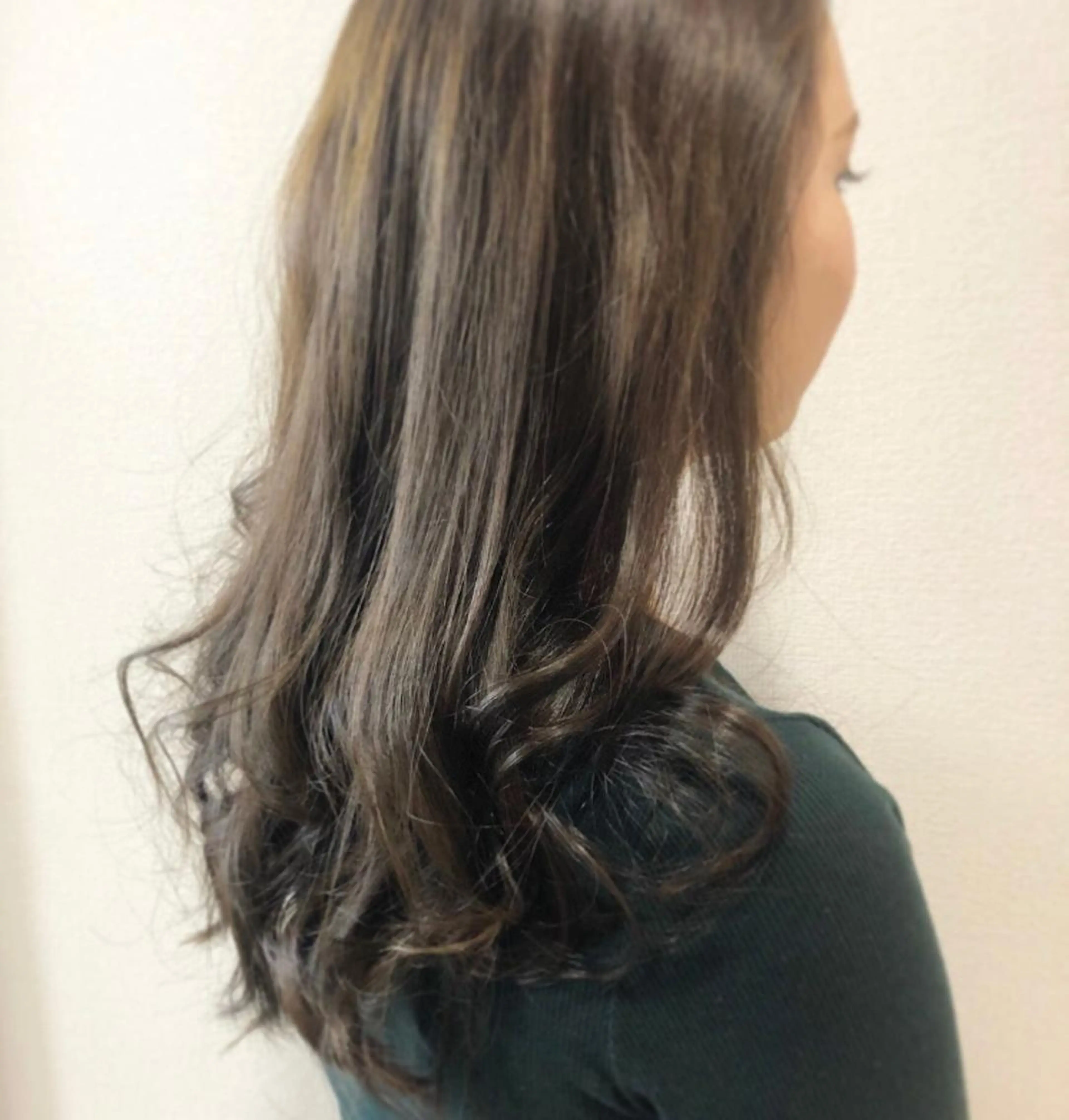 ロング カラー MOLLA 浅香山店所属・谷口ゆめ/縮毛矯正/ カット/美眉ワックスのヘアスタイル