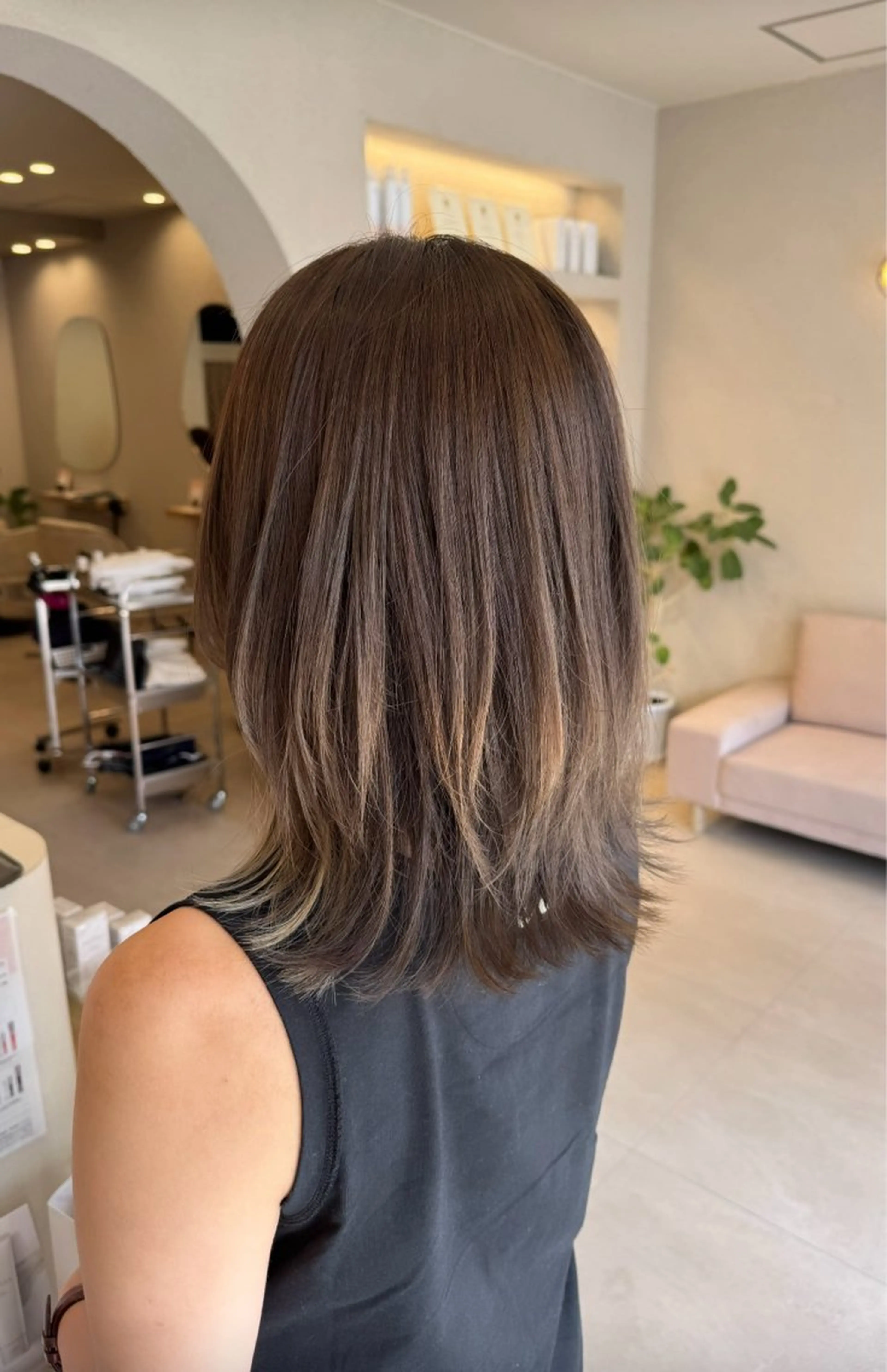 ミディアム カラー 蟹江 聡太✨レイヤーカットのヘアスタイル