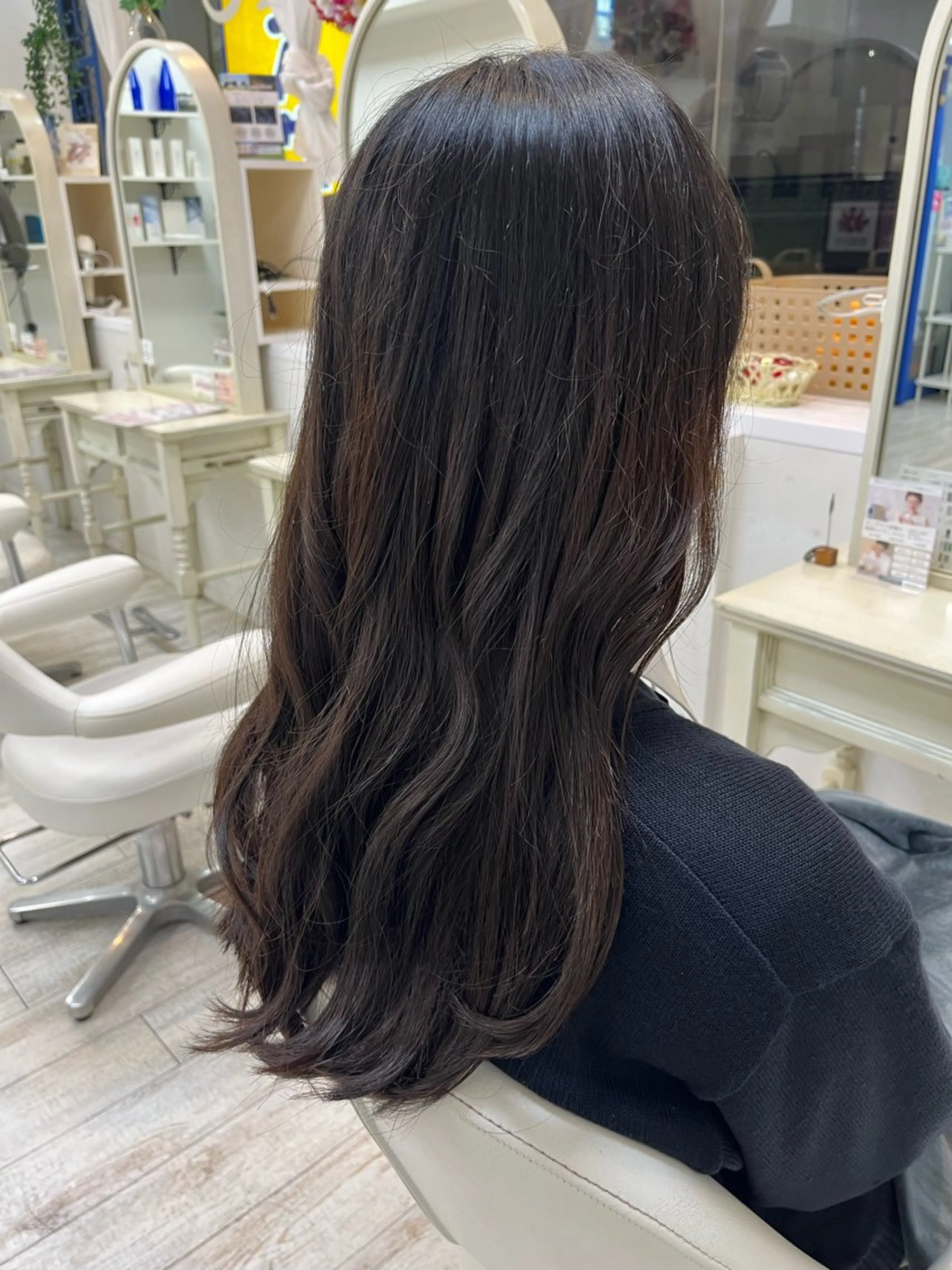 ロング 岡崎 嶺のヘアスタイル