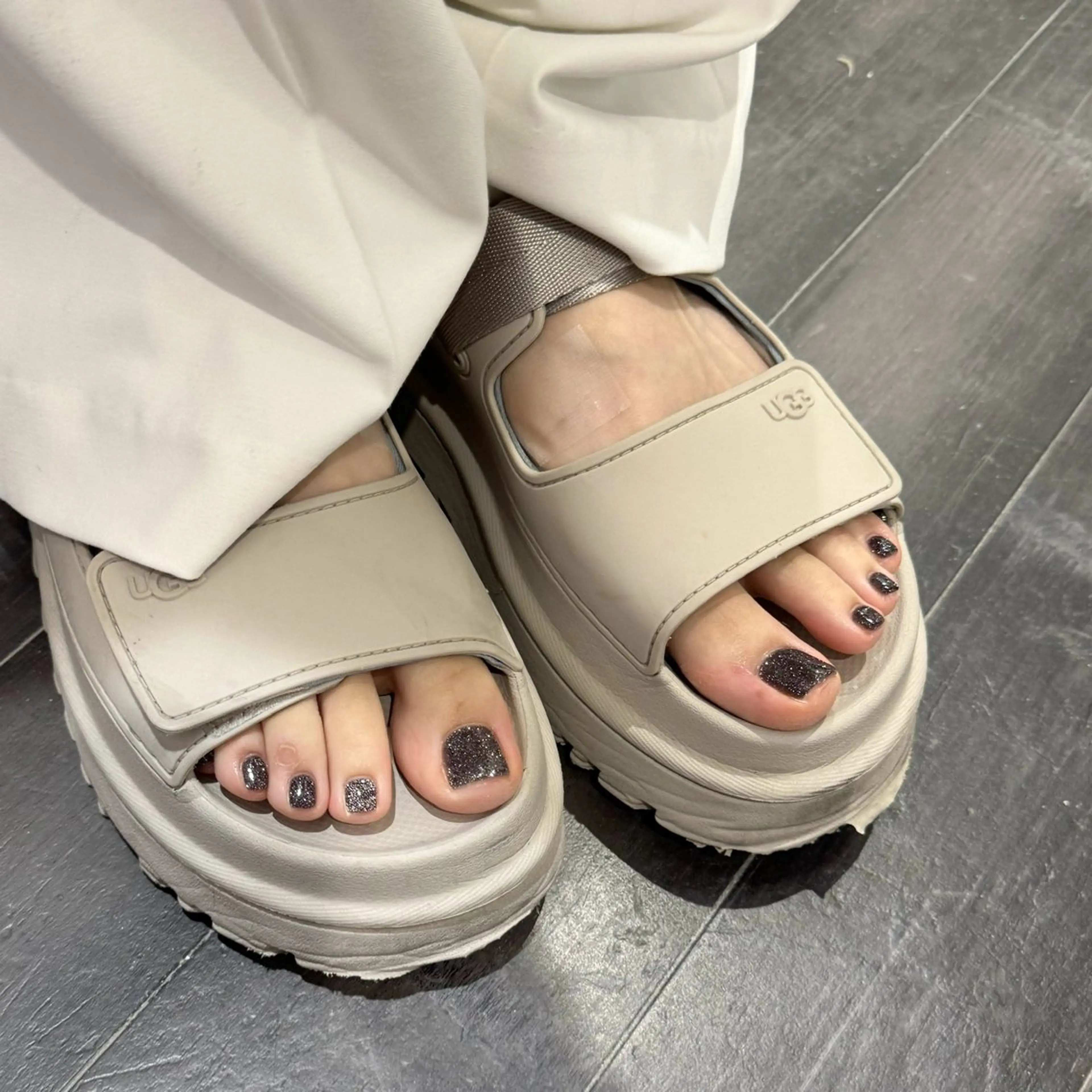 ネイル フットネイル NINE_ AKARIのネイルデザイン