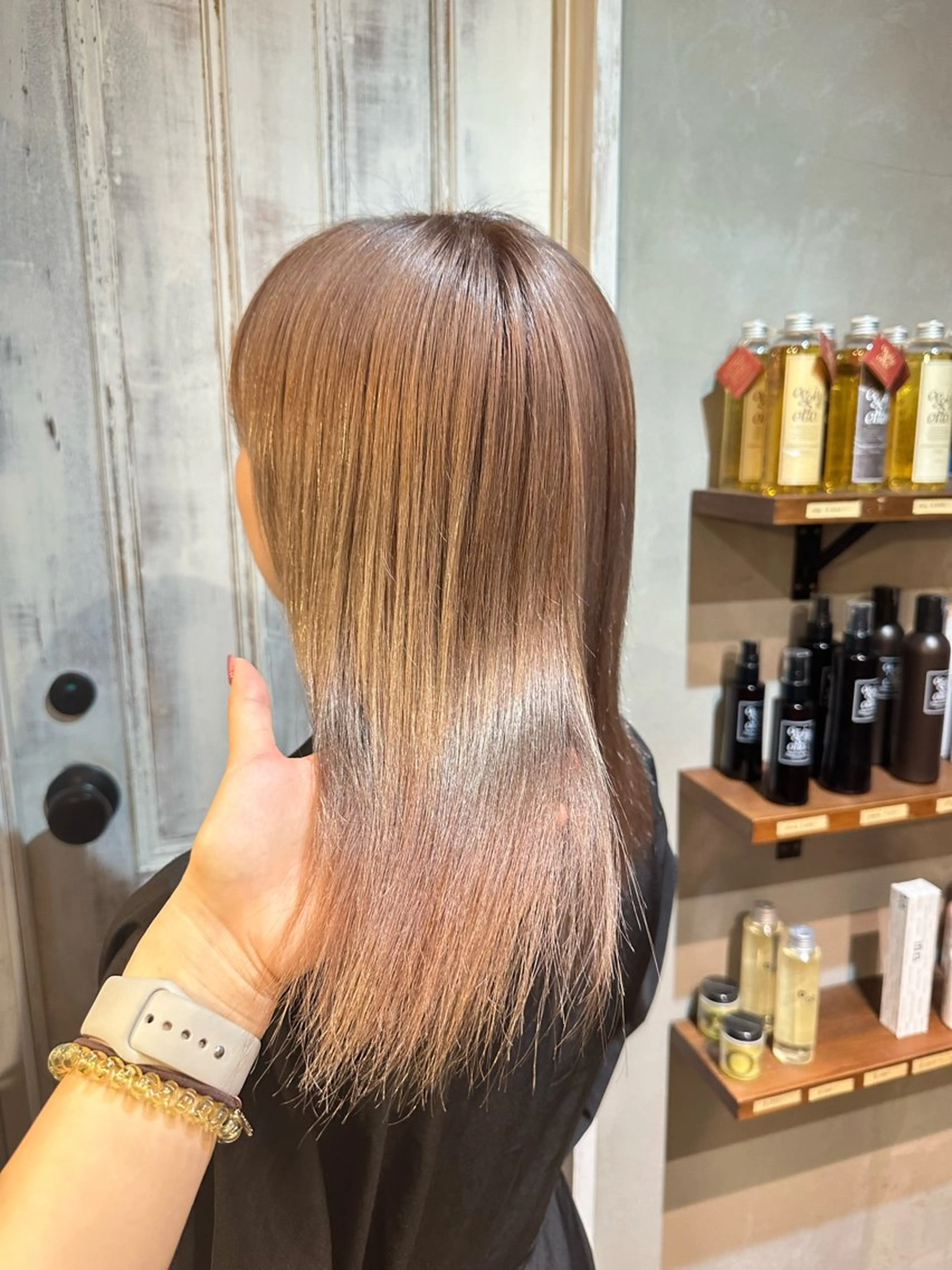 セミロング カラー ヘアアレンジ ベージュカラー ブリーチ HOEK  HOEK 立川所属・中村 彩乃のヘアスタイル