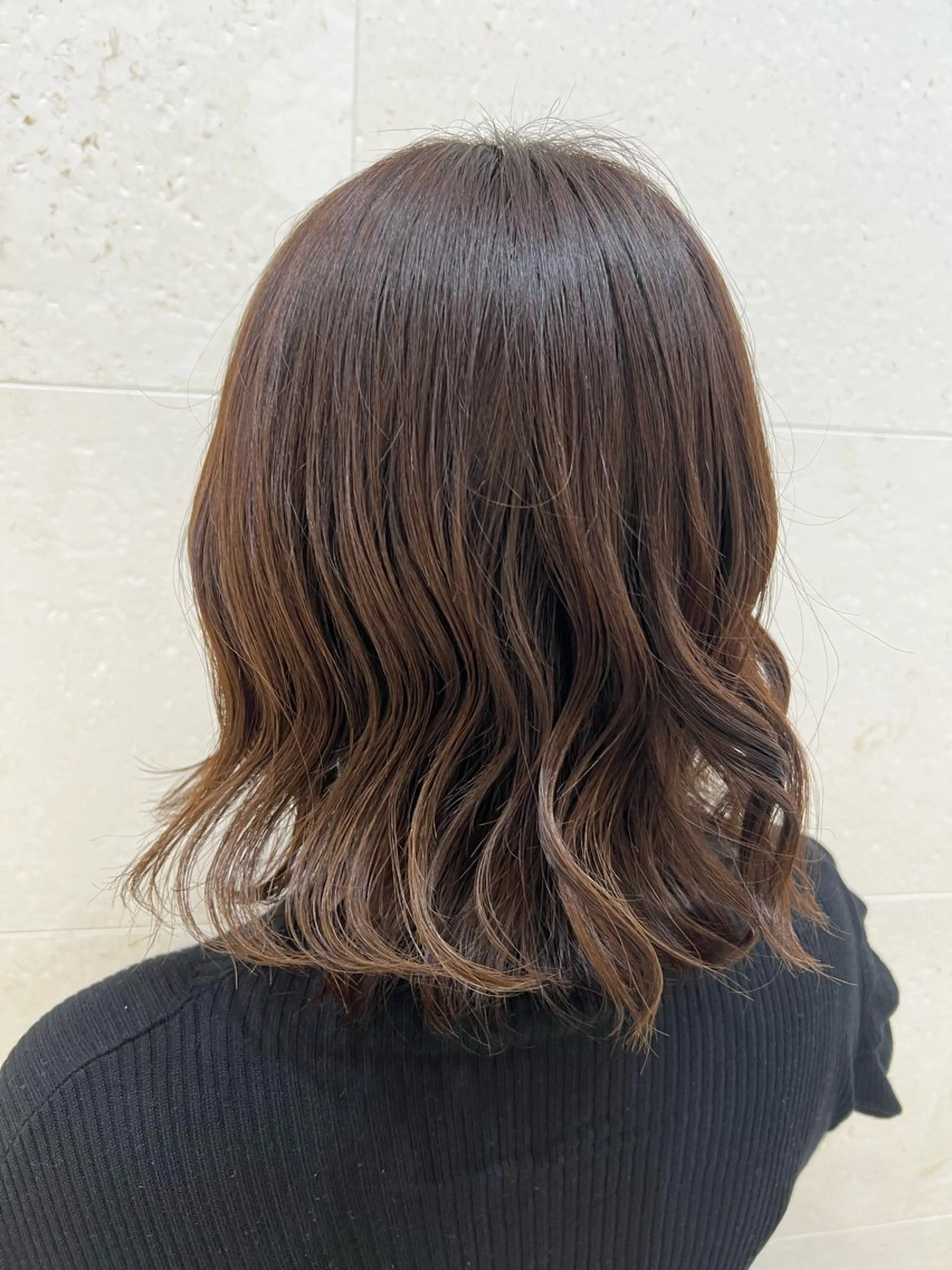 ミディアム カラー ブラウンカラー 透明感カラー オリーブブラウン ヘアカラー 鈴木 愛華のヘアスタイル