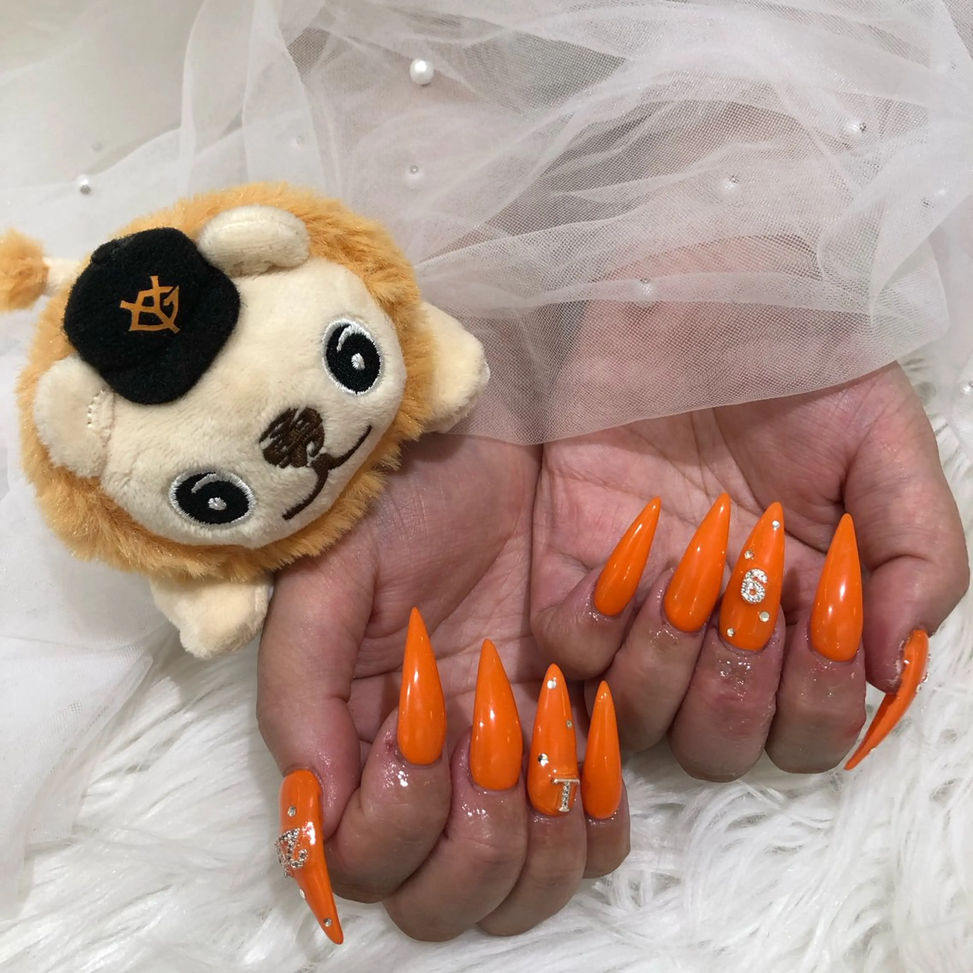 ネイル Raviy  新宿店所属・わたなべ あやかのネイルデザイン