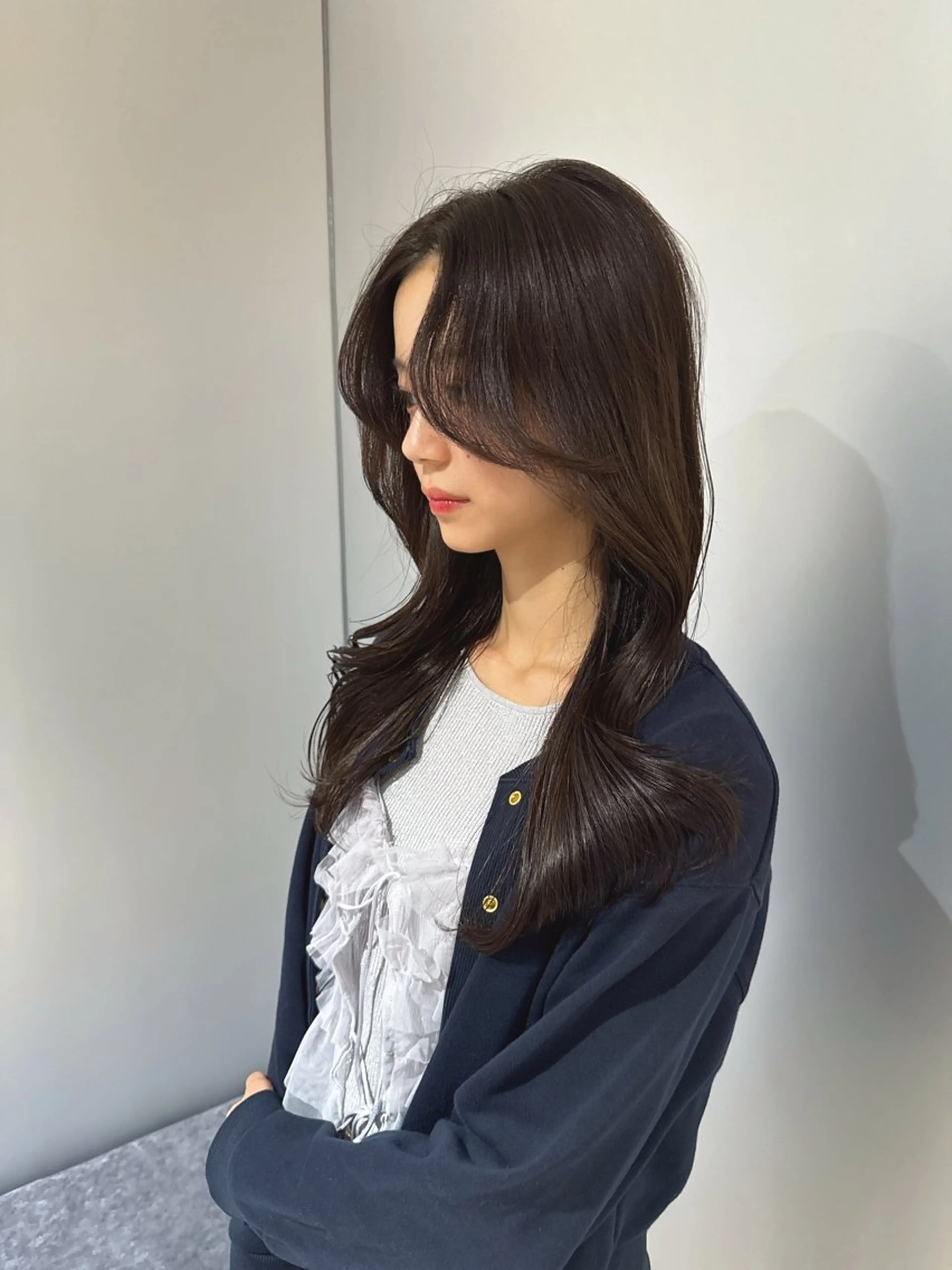 セミロング カラー 透明感カラー 髪質改善 レイヤーカット 似合わせカット おくれ毛 カット ヘアカラー トリートメント レイヤーの神様 店長安藤光司🇰🇷のヘアスタイル