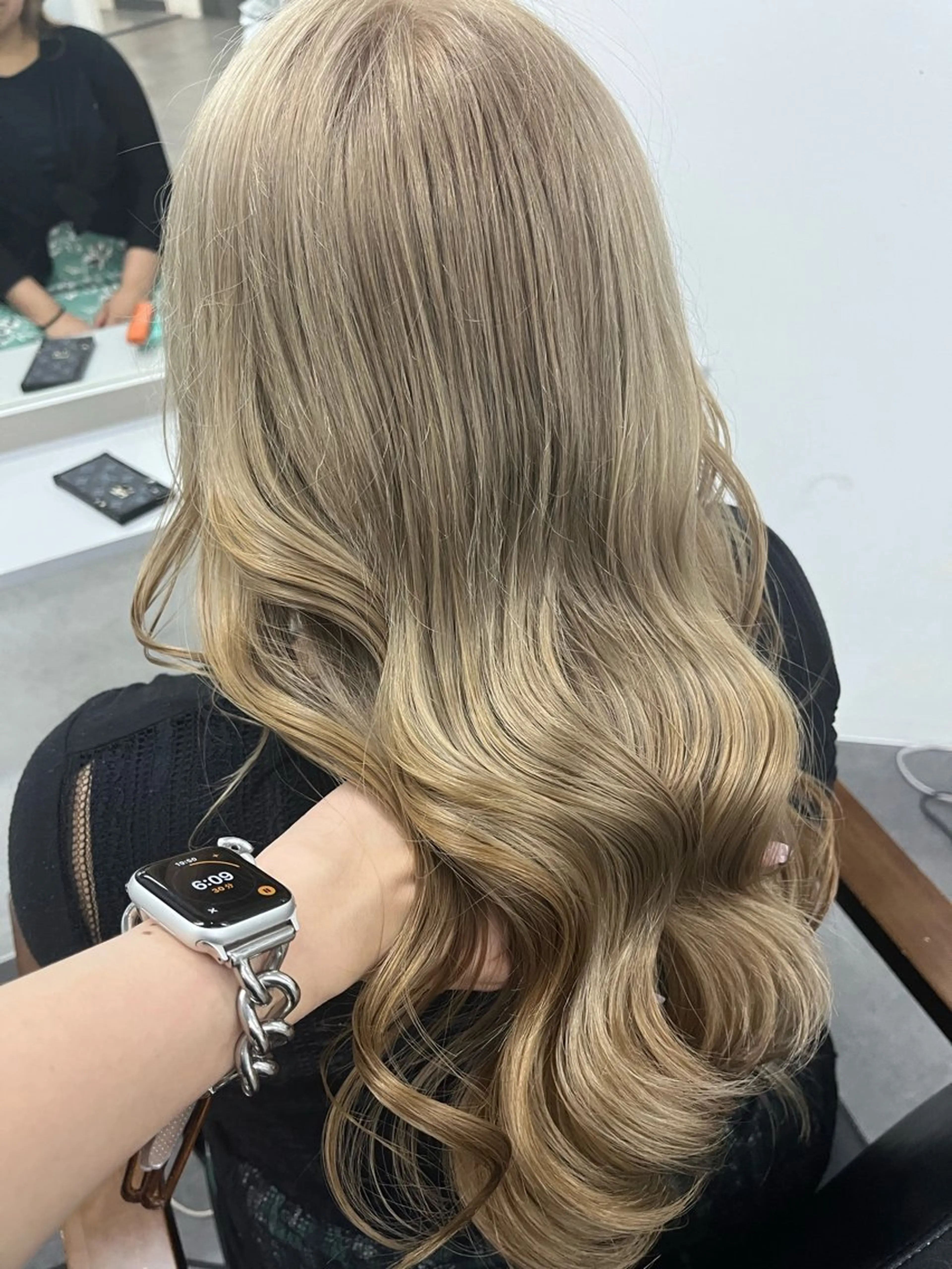 ロング ヘアカラー ヘアセット ♡なんば🫧透明感 🫧naako♡のヘアスタイル