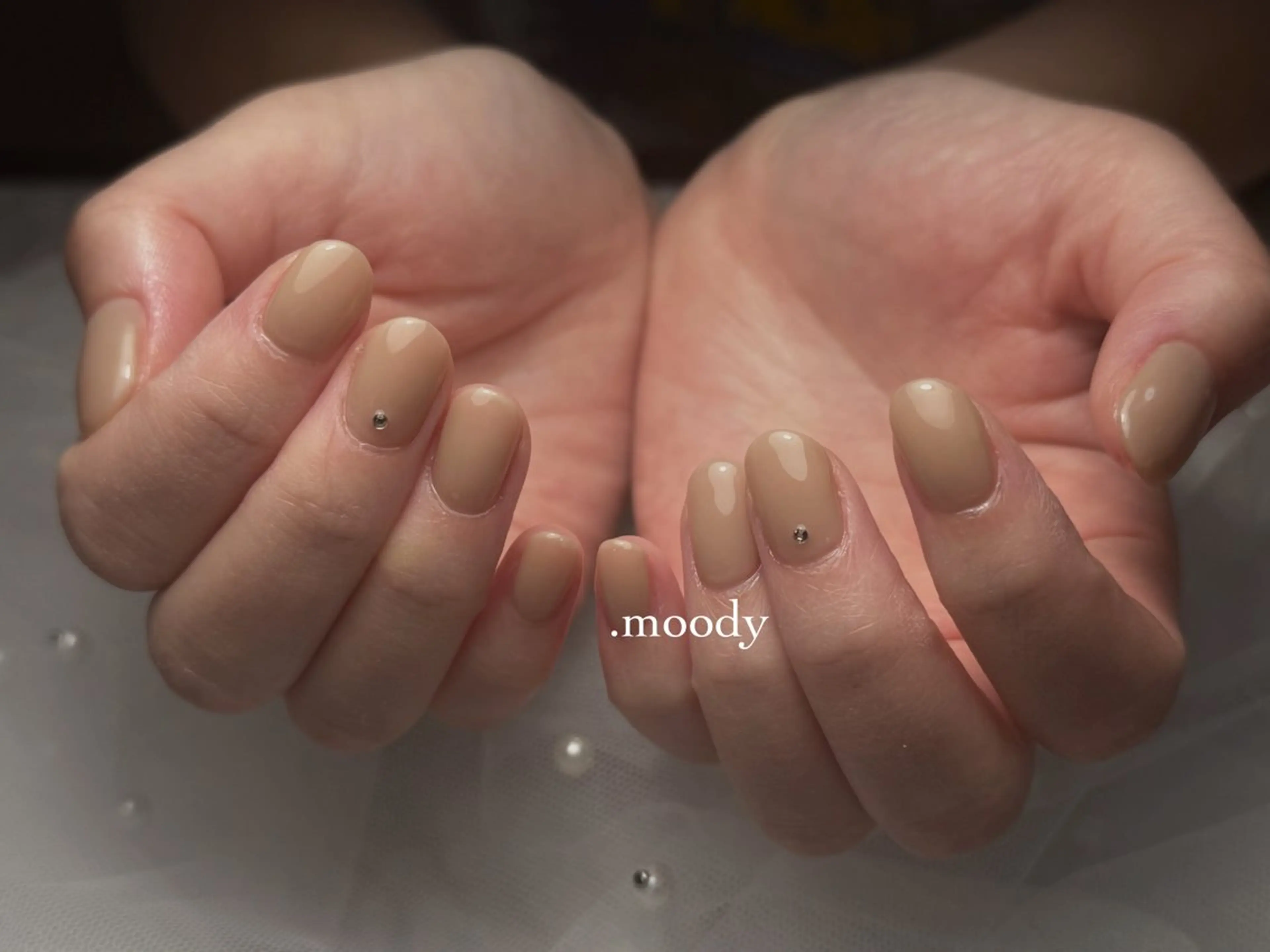 ネイル ワンカラーネイル ストーンネイル .moody ナナのネイルデザイン