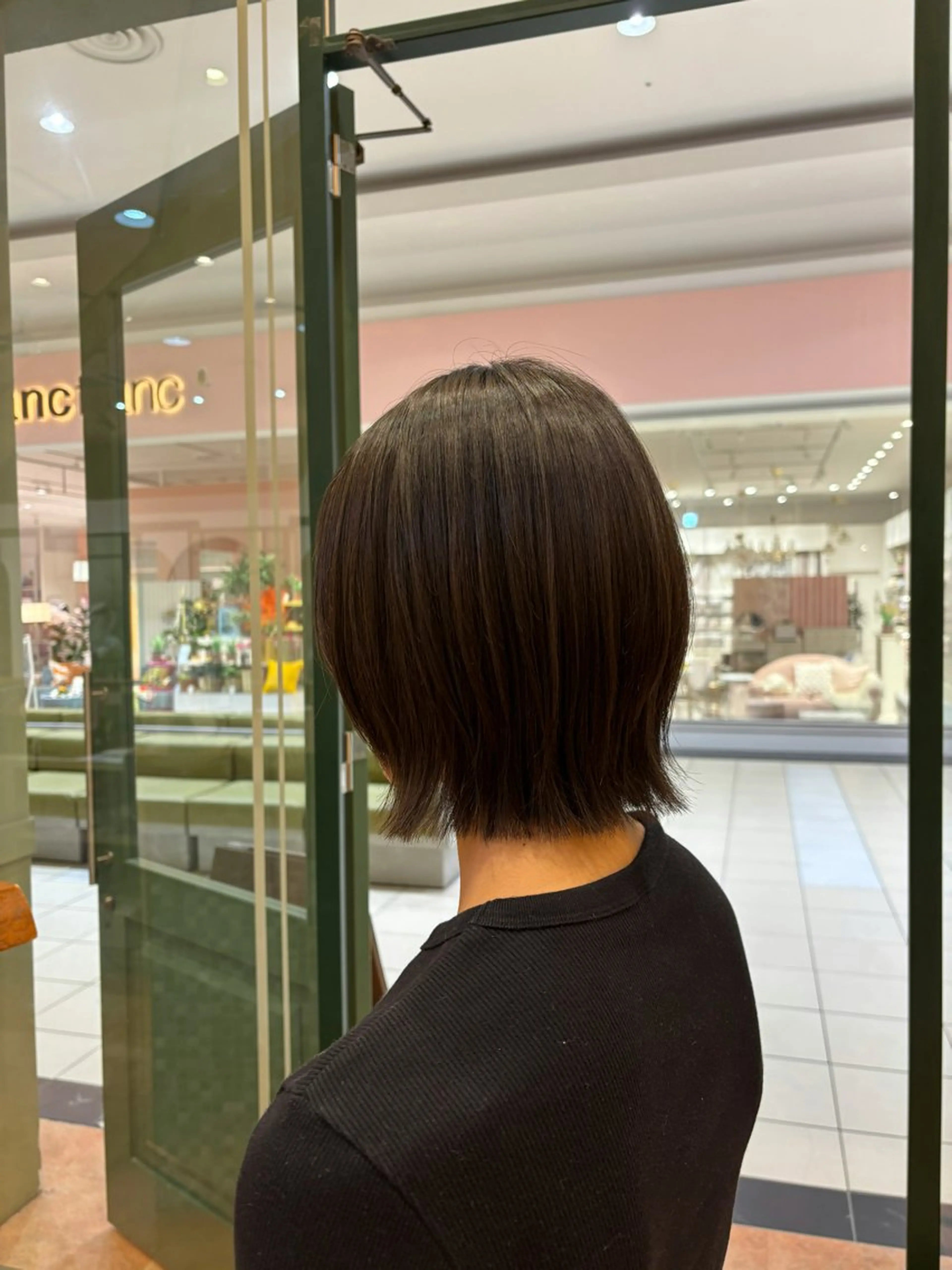 ミディアム ボブレイヤー ボブ レイヤーカット カットモデル メイのヘアスタイル