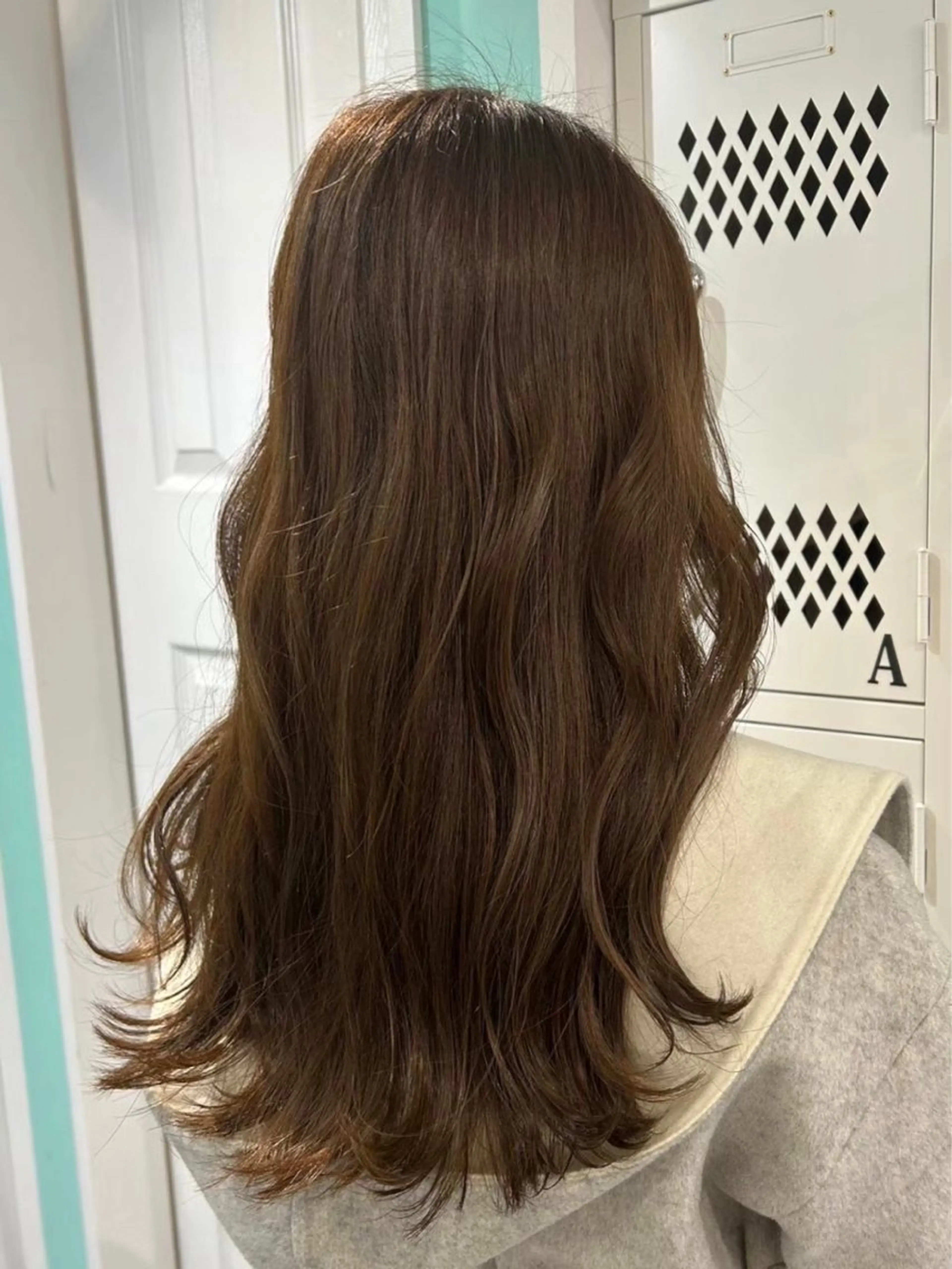 カラー 八馬 那由多のヘアスタイル