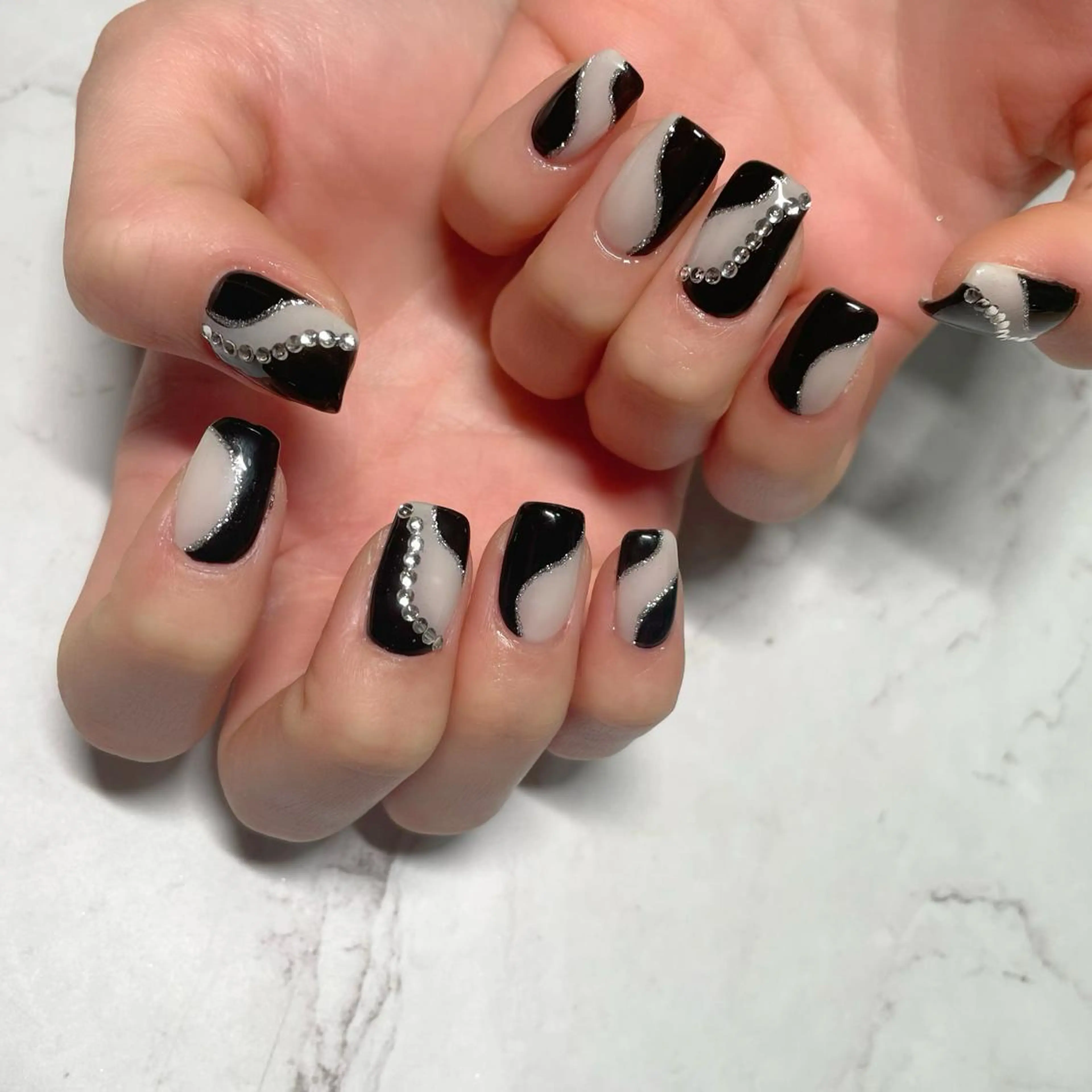 ネイル ハンドネイル y39nail toshiのネイルデザイン