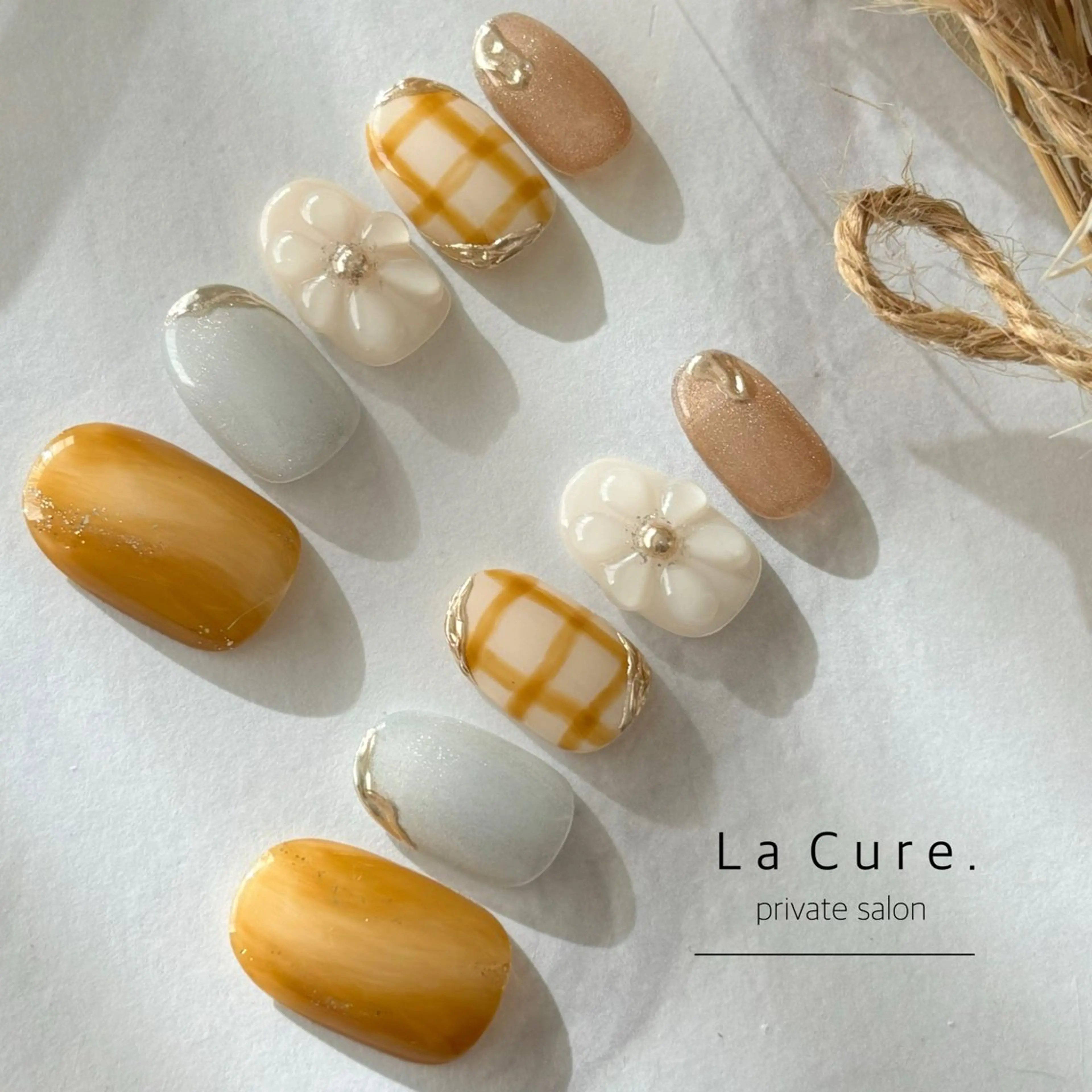 ネイル フラワーネイル ジェルネイル ニュアンスネイル ぷっくりネイル ショートネイル ハンドネイル Lacure. misaのネイルデザイン