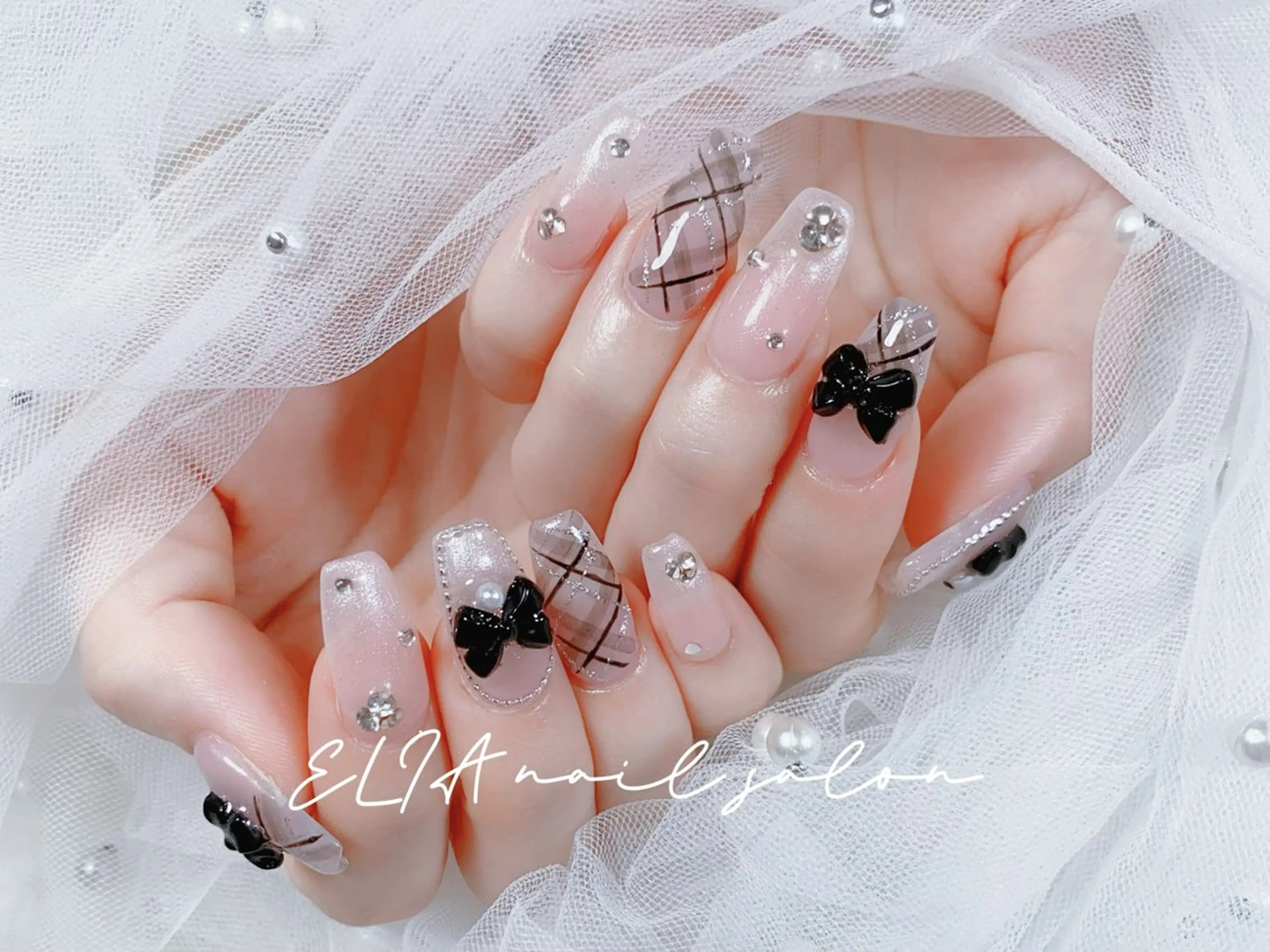 ネイル チークネイル 長さ出し グラデーション ラメ(グリッター) ラメグラデーション ハンドネイル ELIA【エリア】 nailsalonのネイルデザイン