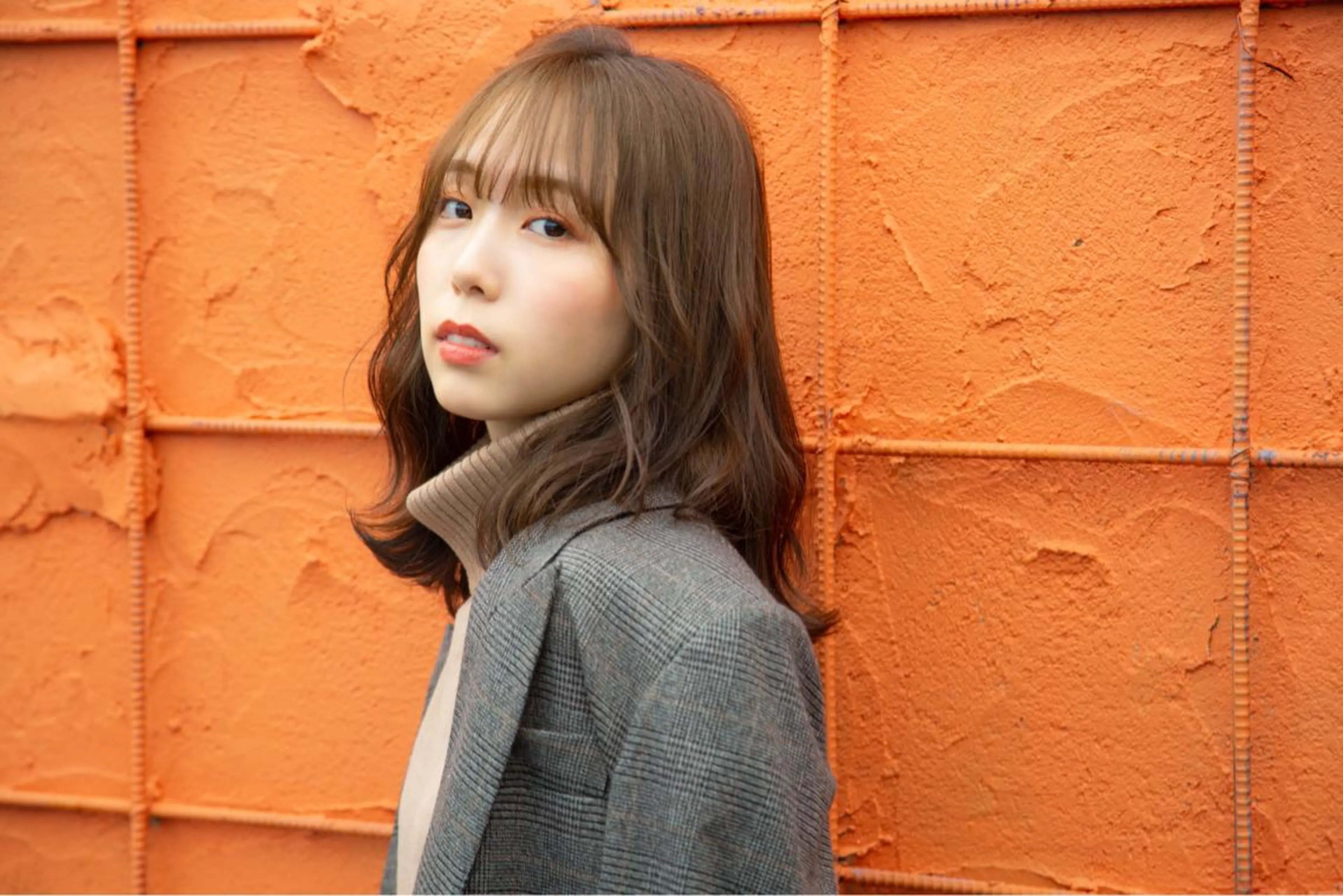 ミディアム パーマ ネイル 佐々木 シホミのヘアスタイル