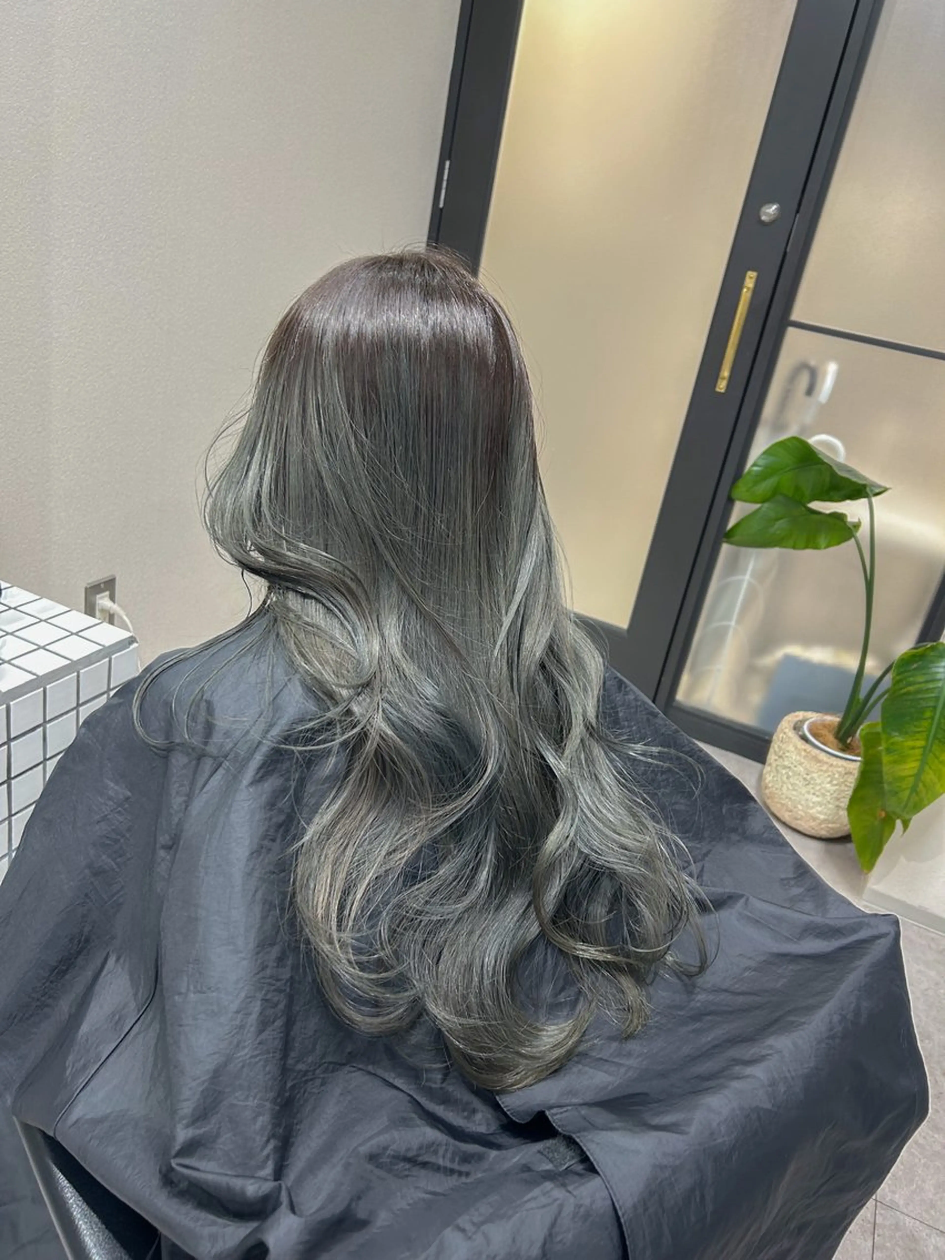 ロング カラー ベージュカラー オリーブベージュ DOULAQ所属・AKO .のヘアスタイル