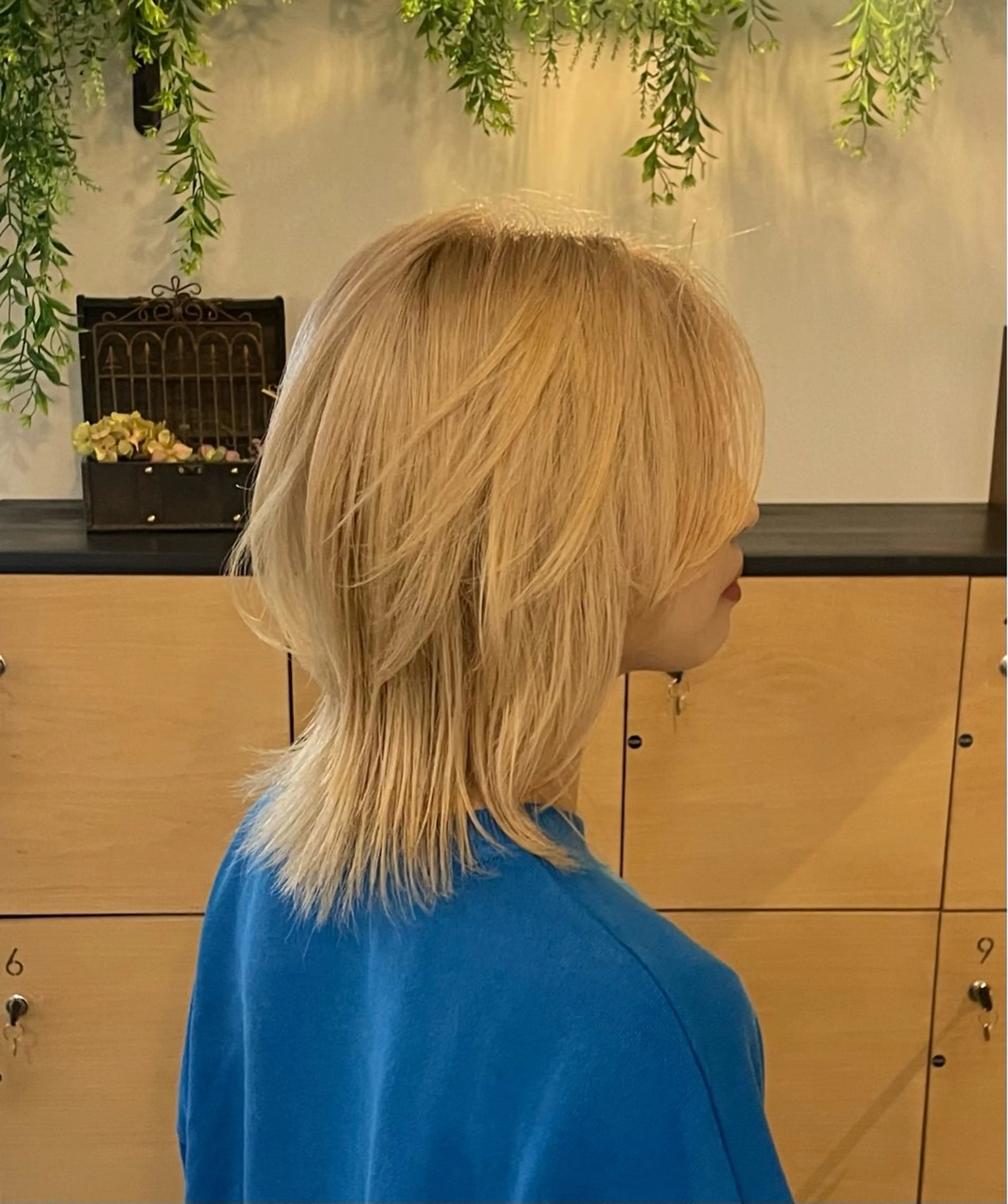 ミディアム カラー ブロンド レイヤーカット ウルフカット ウルフレイヤー モテるブラウンカラー の達人Tomoyaのヘアスタイル