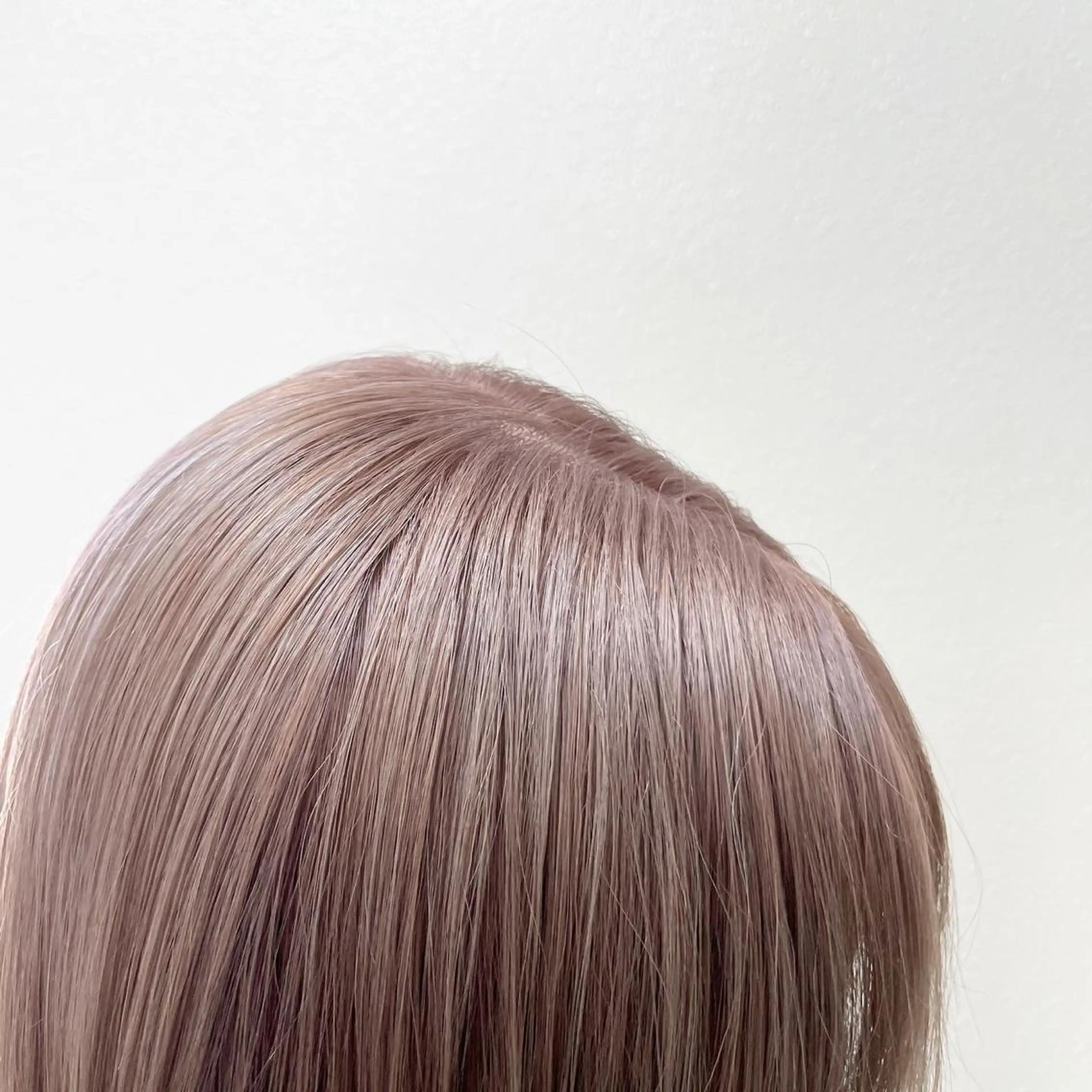 ミディアム カラー パーマ ヘアアレンジ メンズ キッズ ネイル マツエク・マツパ メンズブリーチ メンズハイライト メンズインナーカラー メンズ韓国風 ブリーチ ヘアカラー トリートメント ヘアセット 韓国ボブ/髪質改善 ニュアンス特化RYOのヘアスタイル
