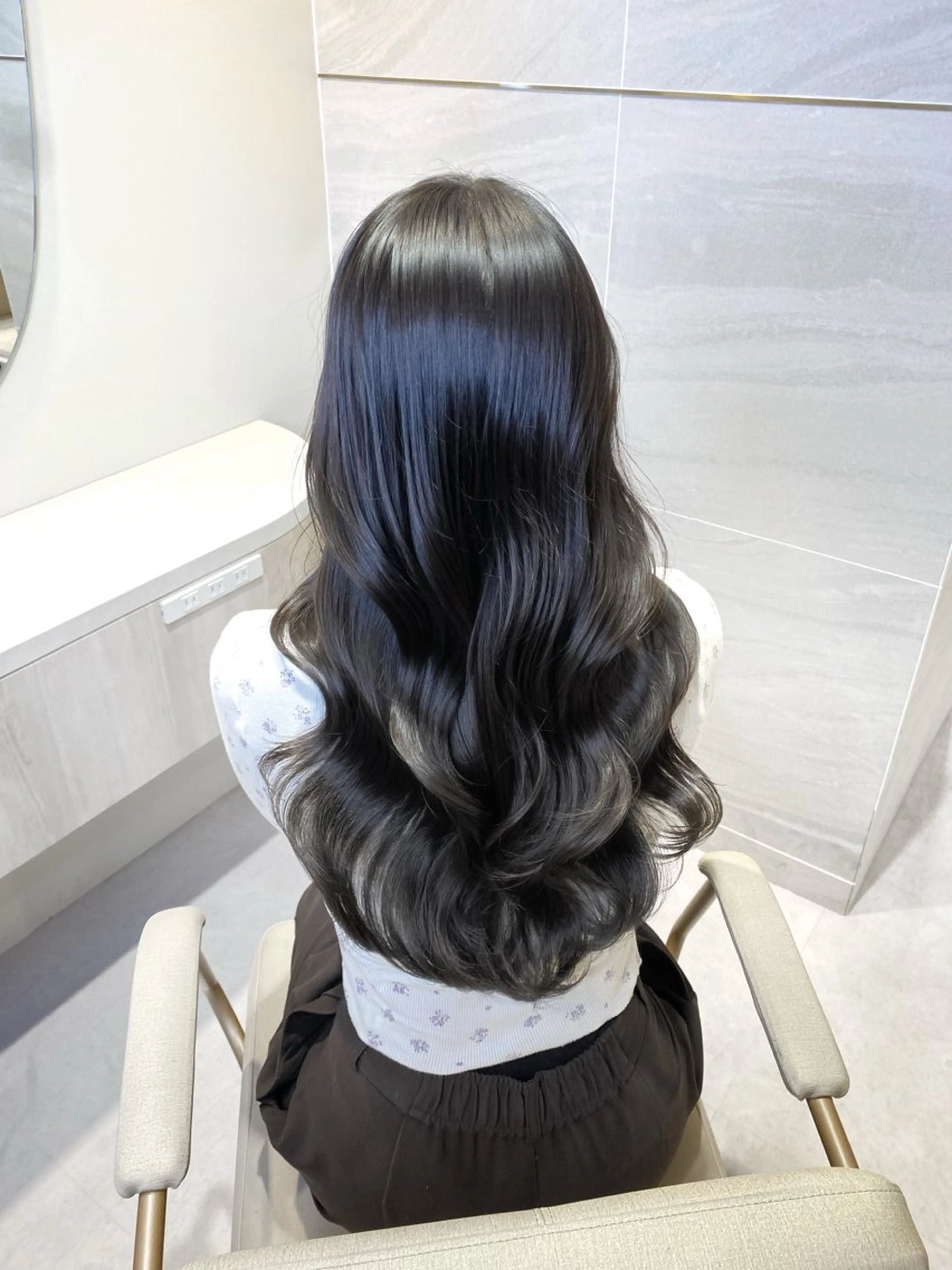 ロング カラー 黒髪 ブルーカラー ブルーブラック イルミナカラー 韓国風ヘア カット ヘアカラー トリートメント ブリーチなしダブル カラー🧸🐺陽介のヘアスタイル