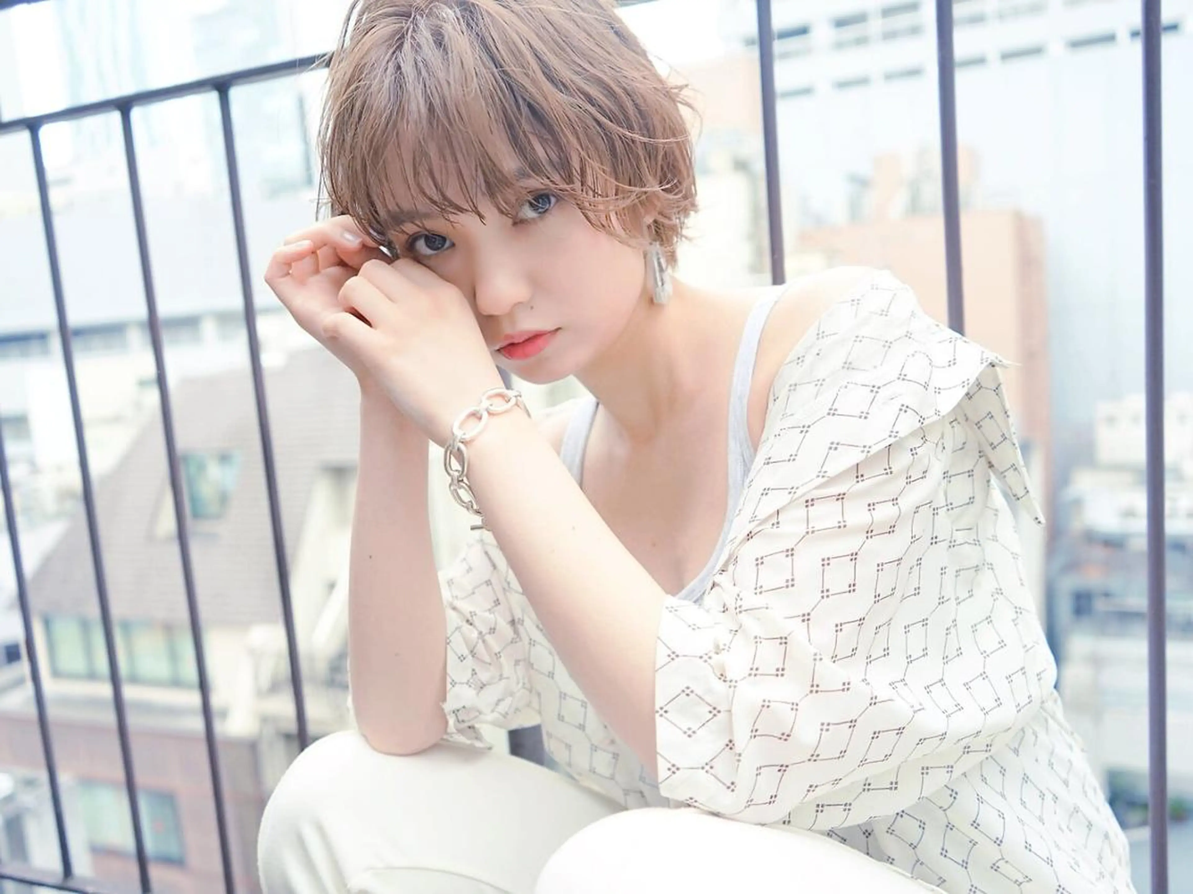 ショート カラー アディクシーカラー イルミナカラー クオルシアカラー シースルーバング ショートヘア ヘアカラー トリートメント ヘアケア特化型サロン newi 京橋のヘアスタイル