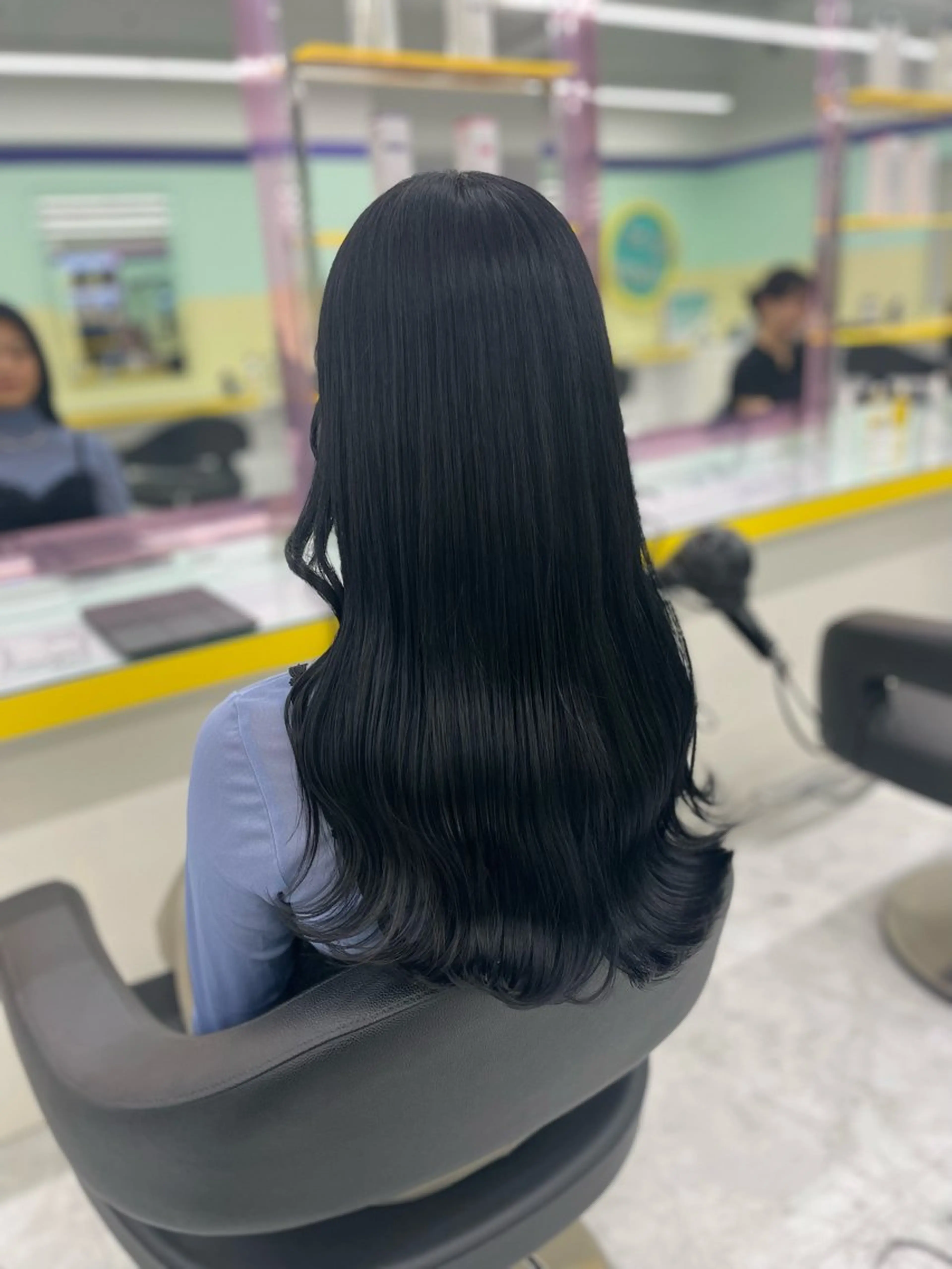 ロング カラー ヘアアレンジ ヘアカラー トリートメント ☁️縮毛矯正✖️ 透明感☁️りくのヘアスタイル