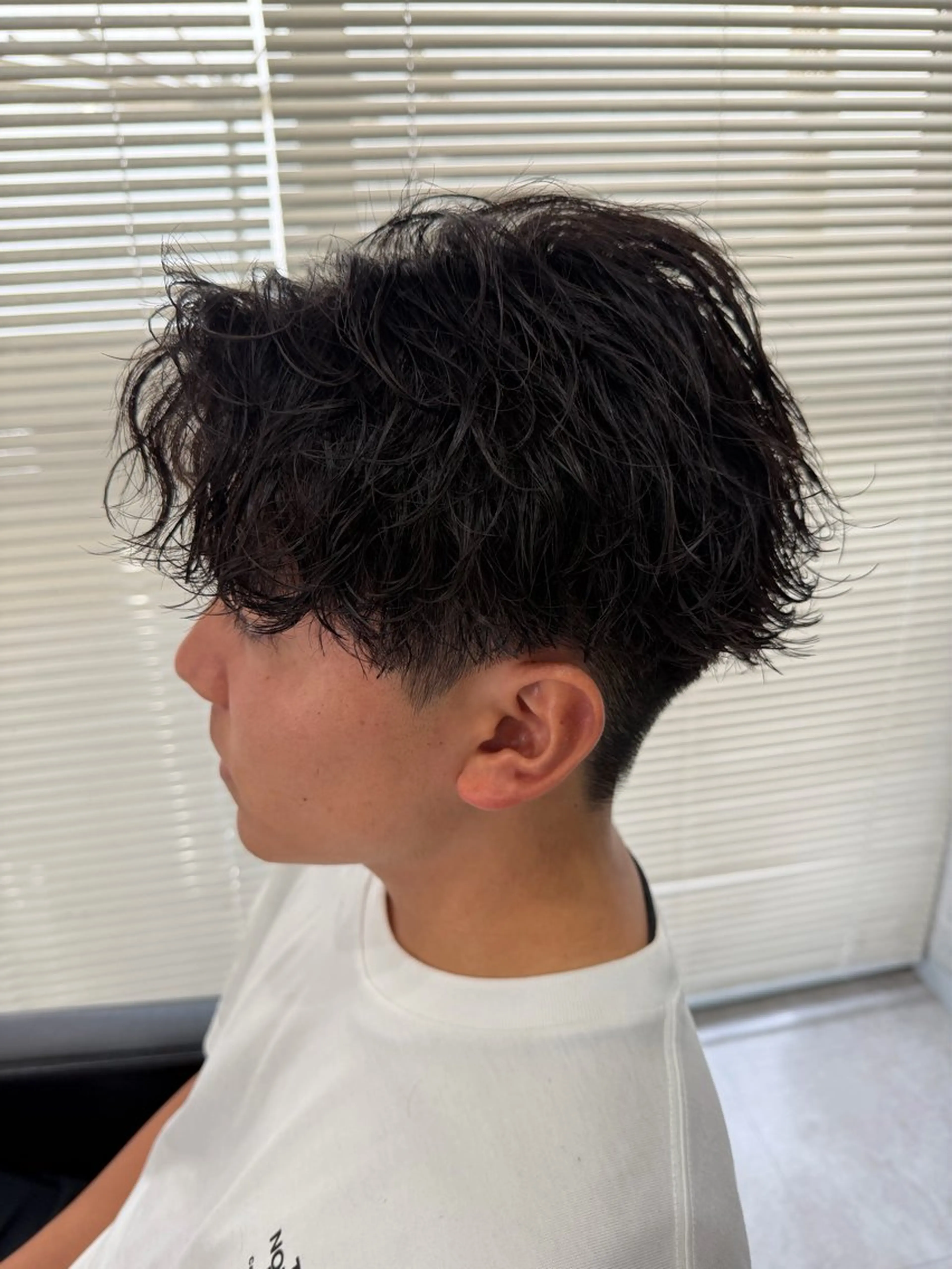 ショート パーマ メンズ メンズパーマ 波巻きパーマ カット パーマ 「パーマ指名No1 🥇」小日向悠のヘアスタイル