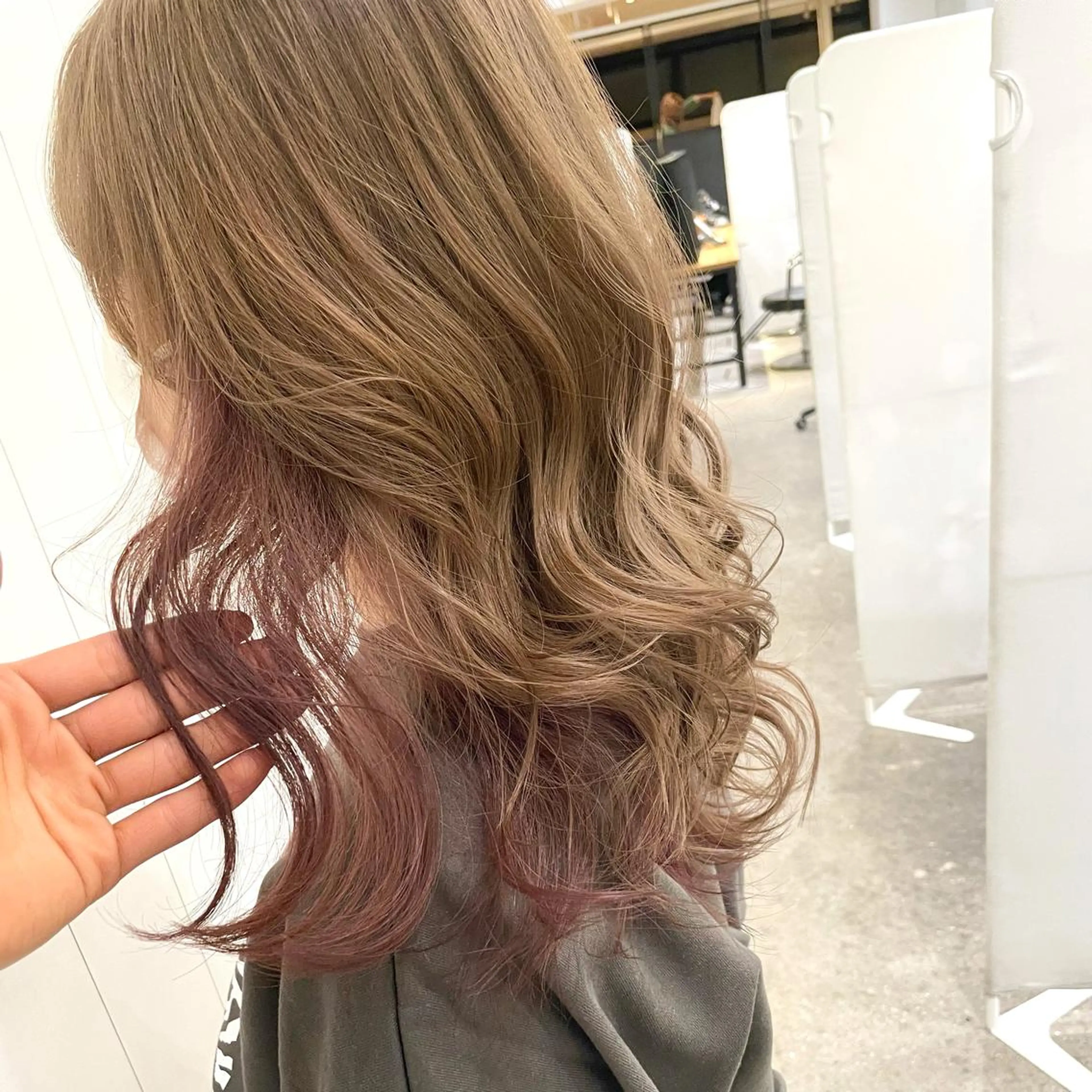 ロング カラー ヘアアレンジ ラベンダーカラー ピンクカラー ピンクラベンダー カット ヘアカラー トリートメント ヘアセット 🧸ハイトーン🧸 ゆっきー🧸のヘアスタイル