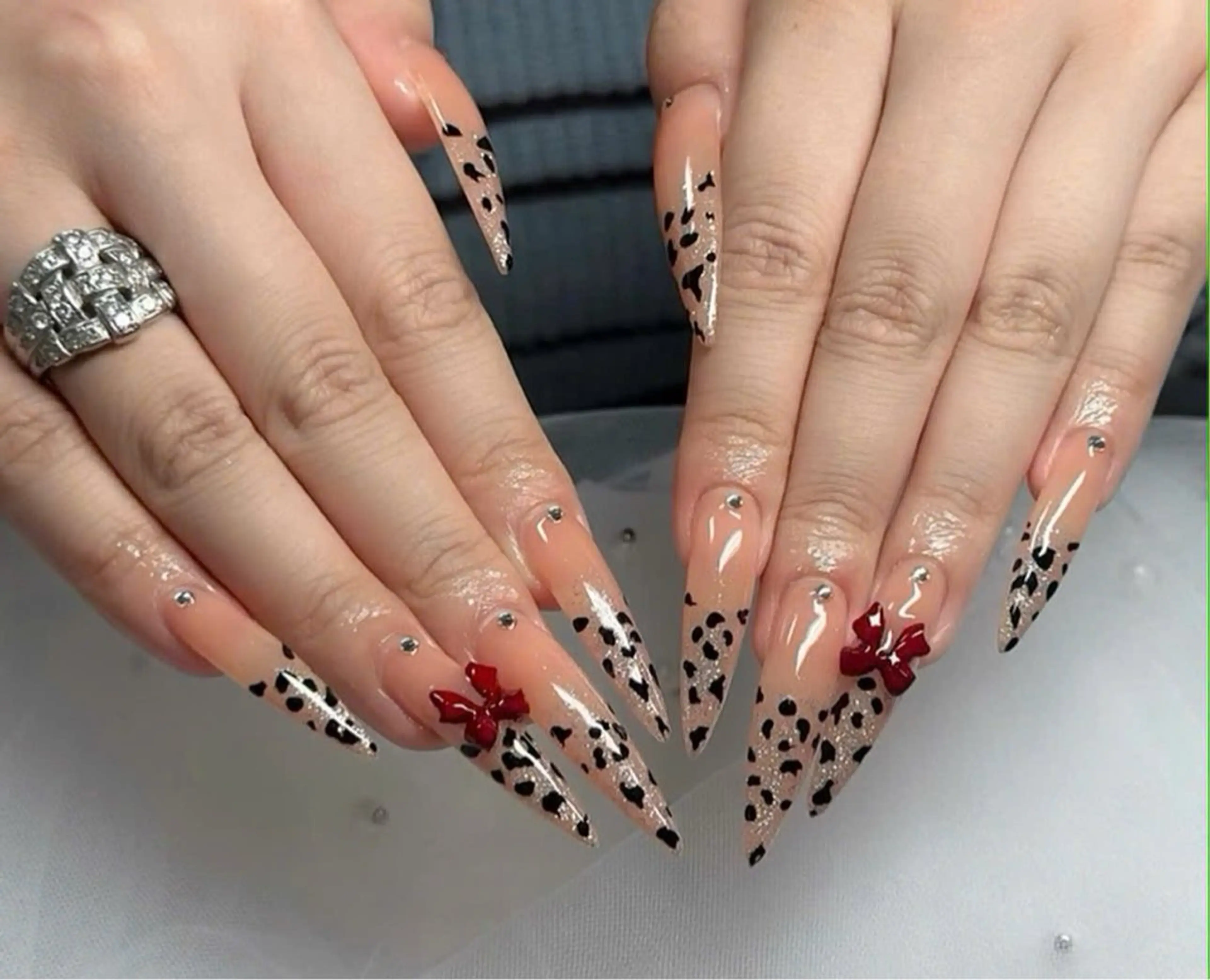 ネイル オーロラネイル フレンチネイル ジェルネイル ハロウィン 韓国ネイル ハンドネイル H.baby Nail Salonのネイルデザイン