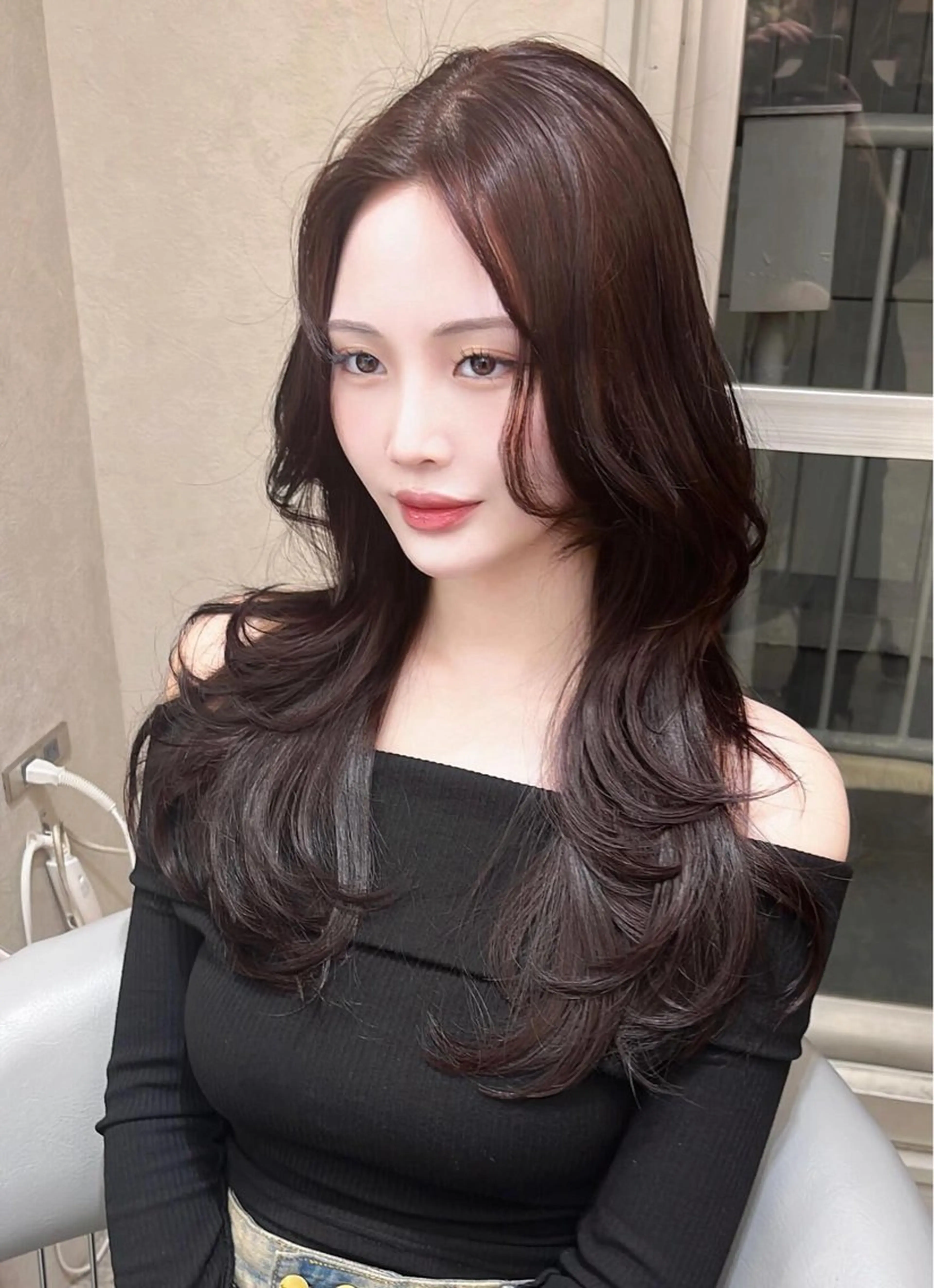 セミロング カラー ブリーチ ダブルカラー ブリーチなしカラー レッドカラー 韓国風ヘア カット ヘアカラー トリートメント 韓国レイヤー/新宿/ 髪質改善/岡崎のヘアスタイル