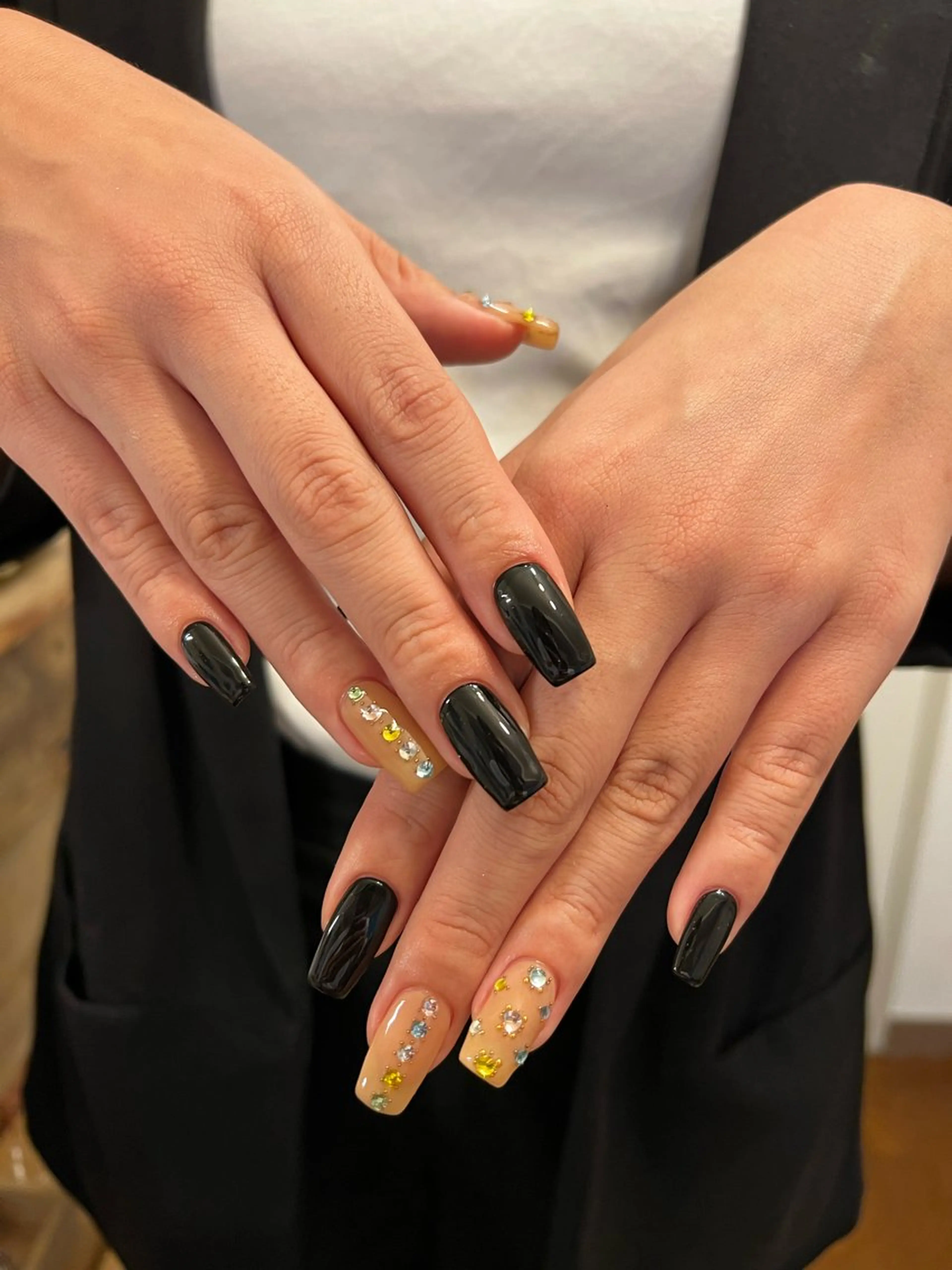 ネイル ハンドネイル フットネイル ハンドケア Nes.Nail所属・Miyagi Asamiのネイルデザイン