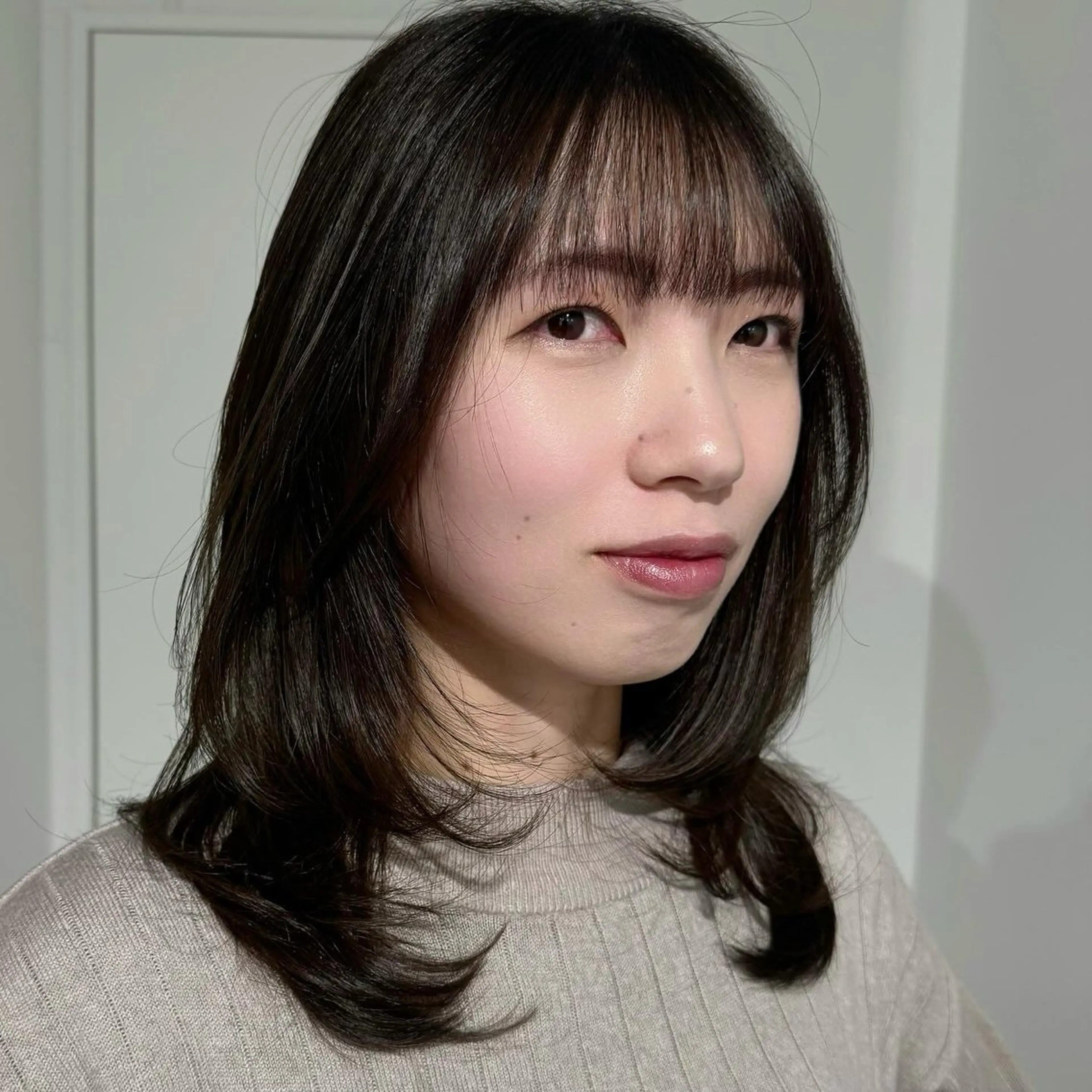 セミロング 顔まわりレイヤー レイヤーカット 似合わせカット トリートメント 酸熱トリートメント カット KUTEN所属・岐阜パーマ/透明感 カラー/Genkiのヘアスタイル