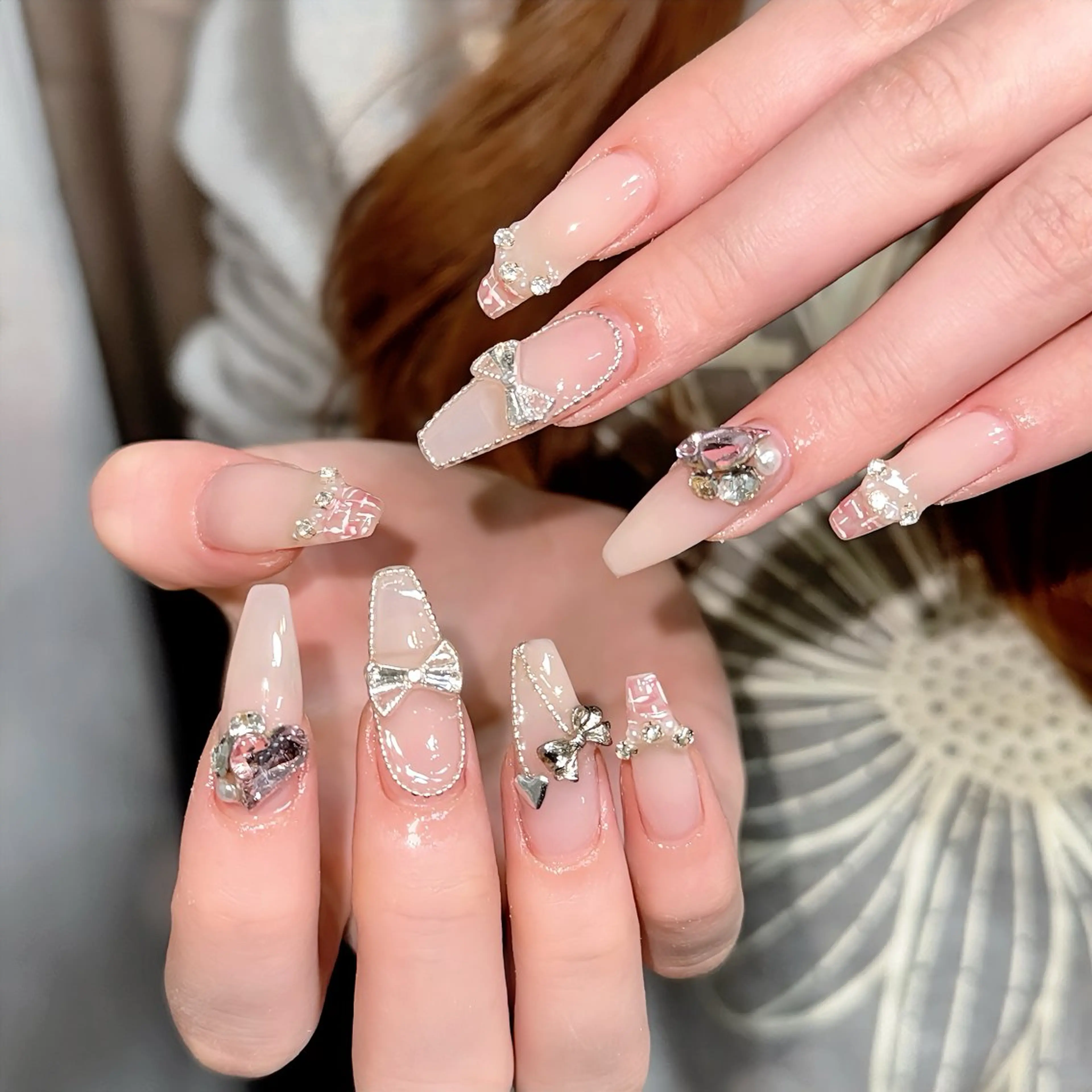 ネイル チークネイル キラキラネイル マグネットネイル ニュアンスネイル リボン ハンドネイル 🫧OPELIA NAIL渋谷🫧のネイルデザイン