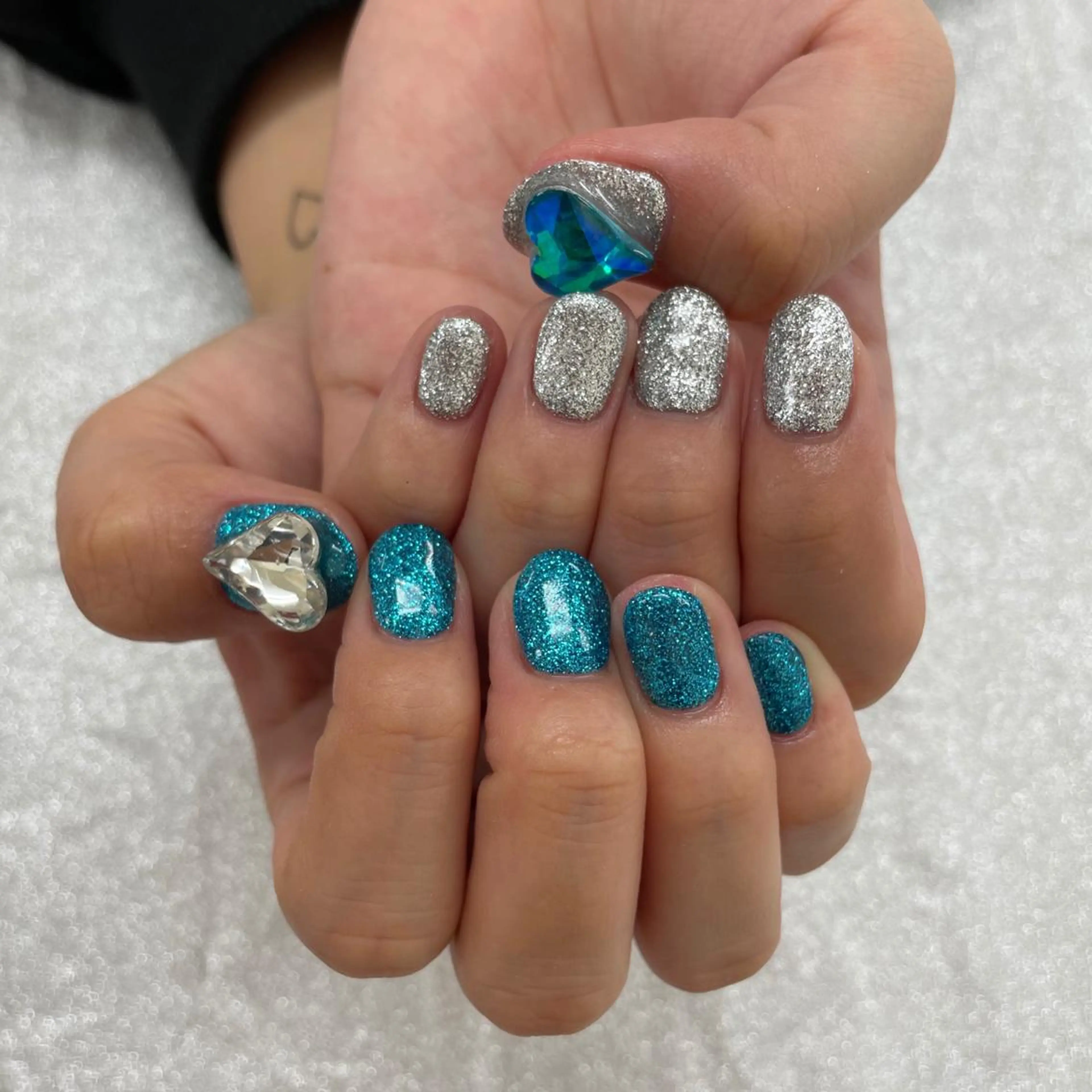 ネイル ハート ストーンネイル ハンドネイル 五十嵐 美智のネイルデザイン