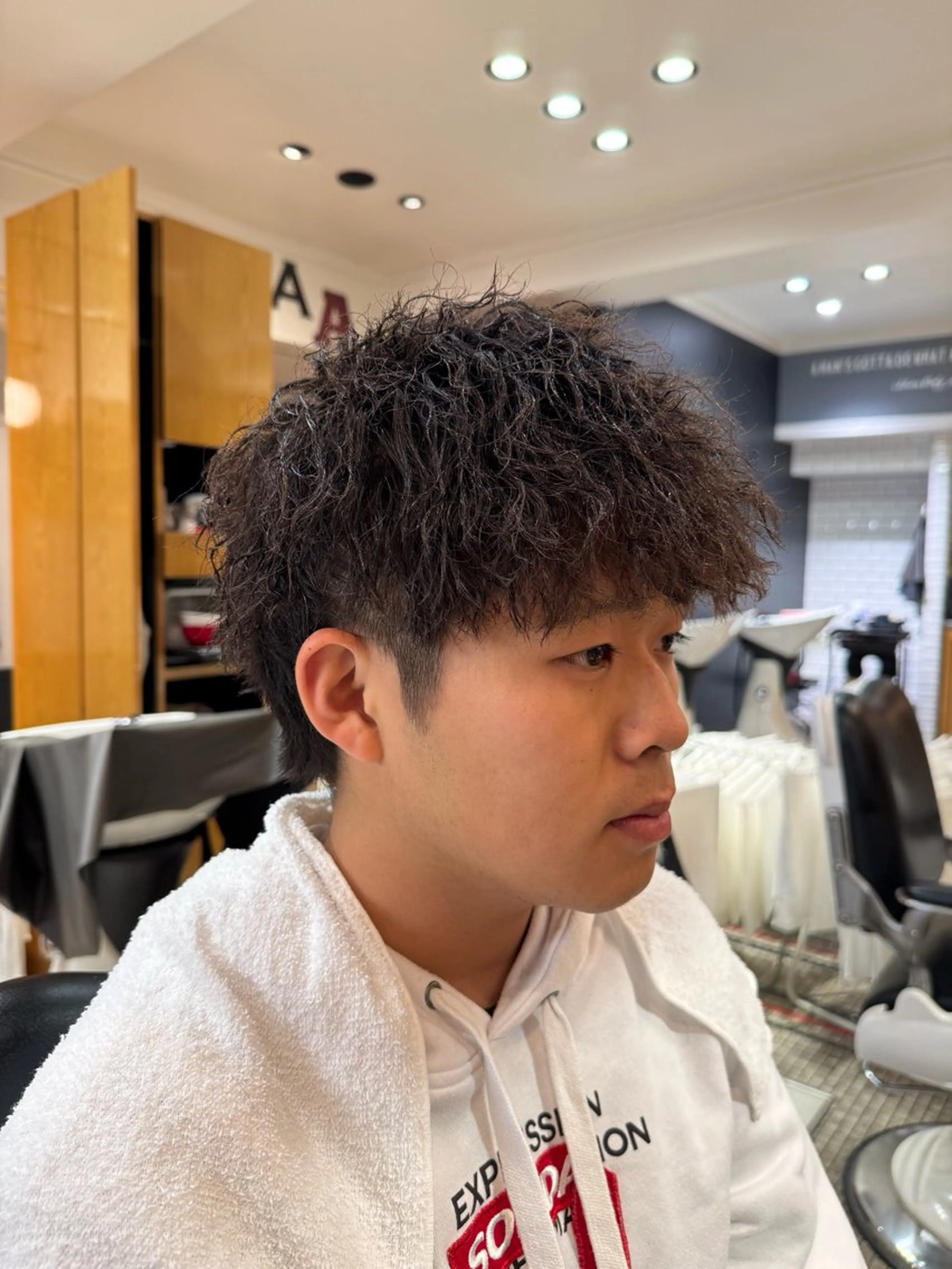 ミディアム ミディアムパーマ ツイストパーマ shift赤坂店所属・武井 颯太のヘアスタイル