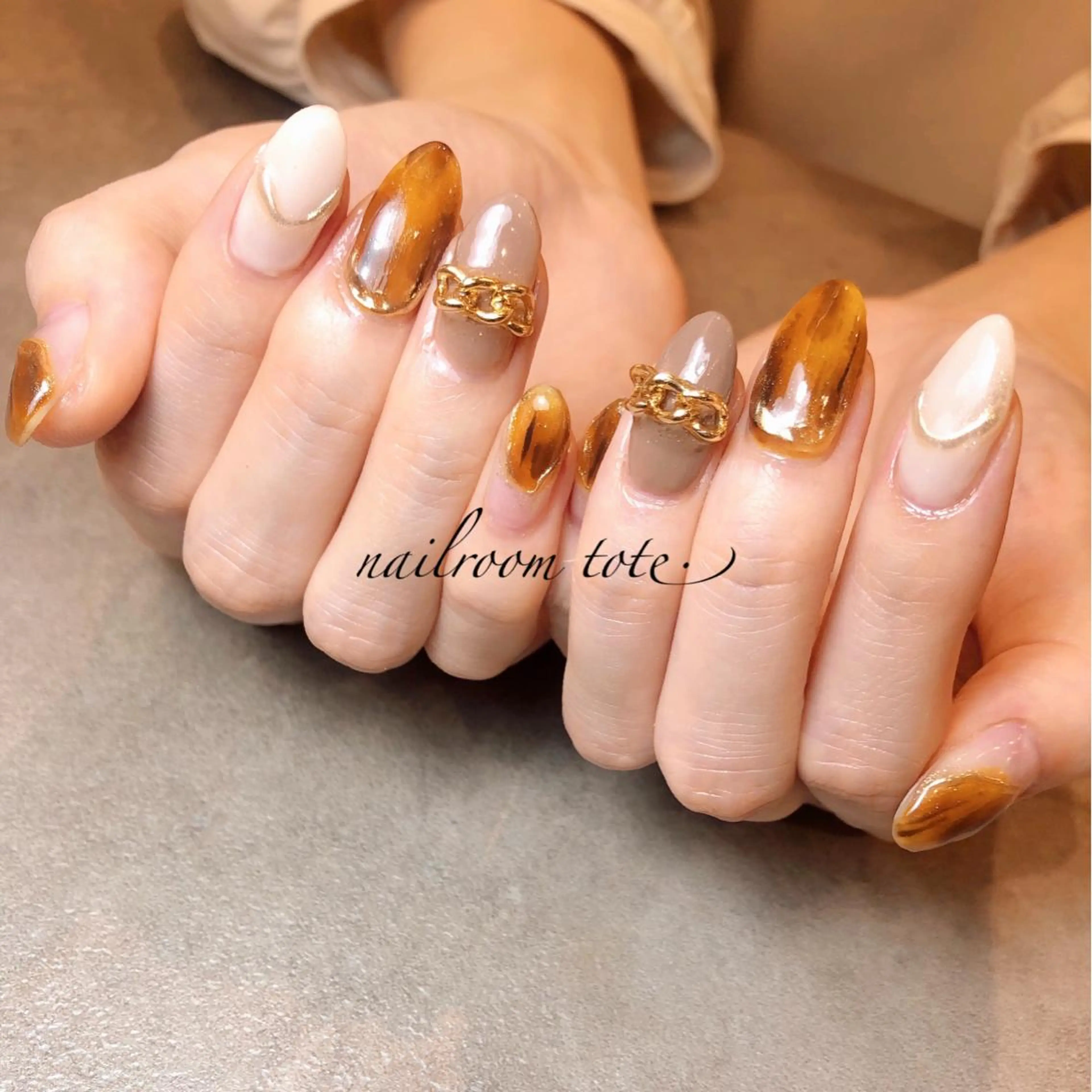 ネイル nailstudio ′ecole所属・nailstudio ′ecoleのネイルデザイン