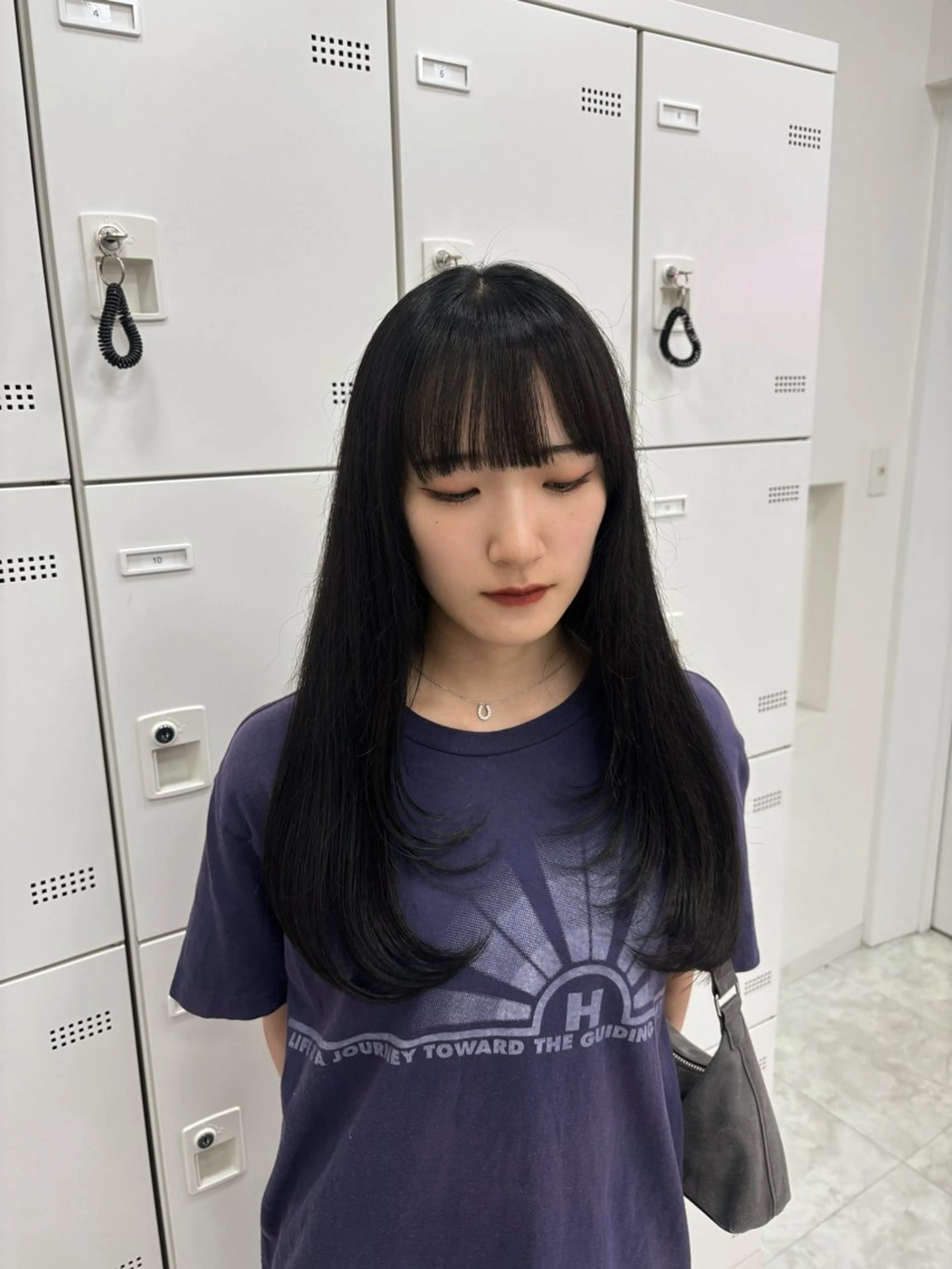 ロング カラー カット ヘアカラー トリートメント ヘッドスパ ヘアセット 韓国レイヤー ハッシュカットのヘアスタイル