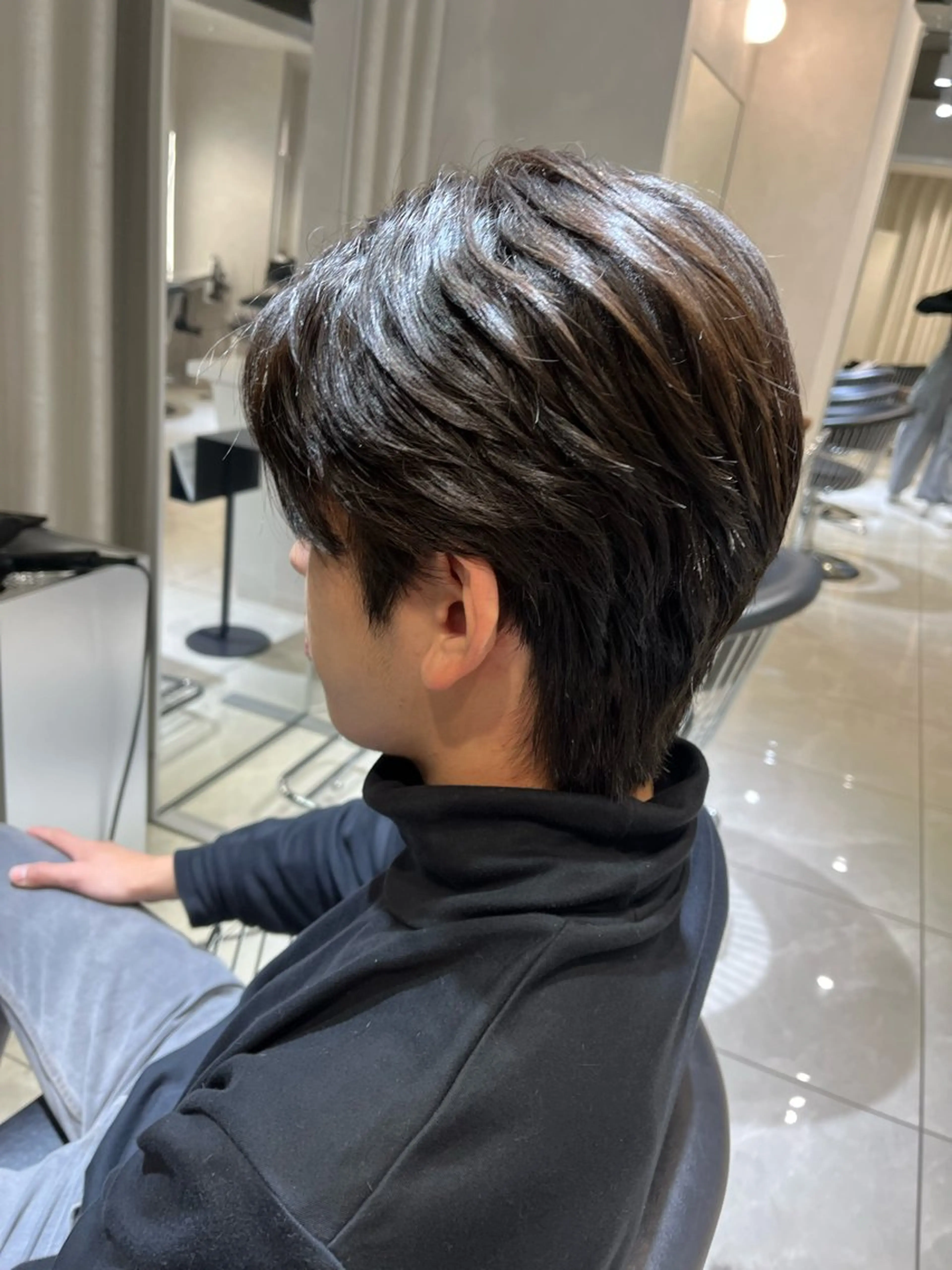 パーマ メンズ 韓国メンズ特化 ダウン・毛流れパーマのヘアスタイル
