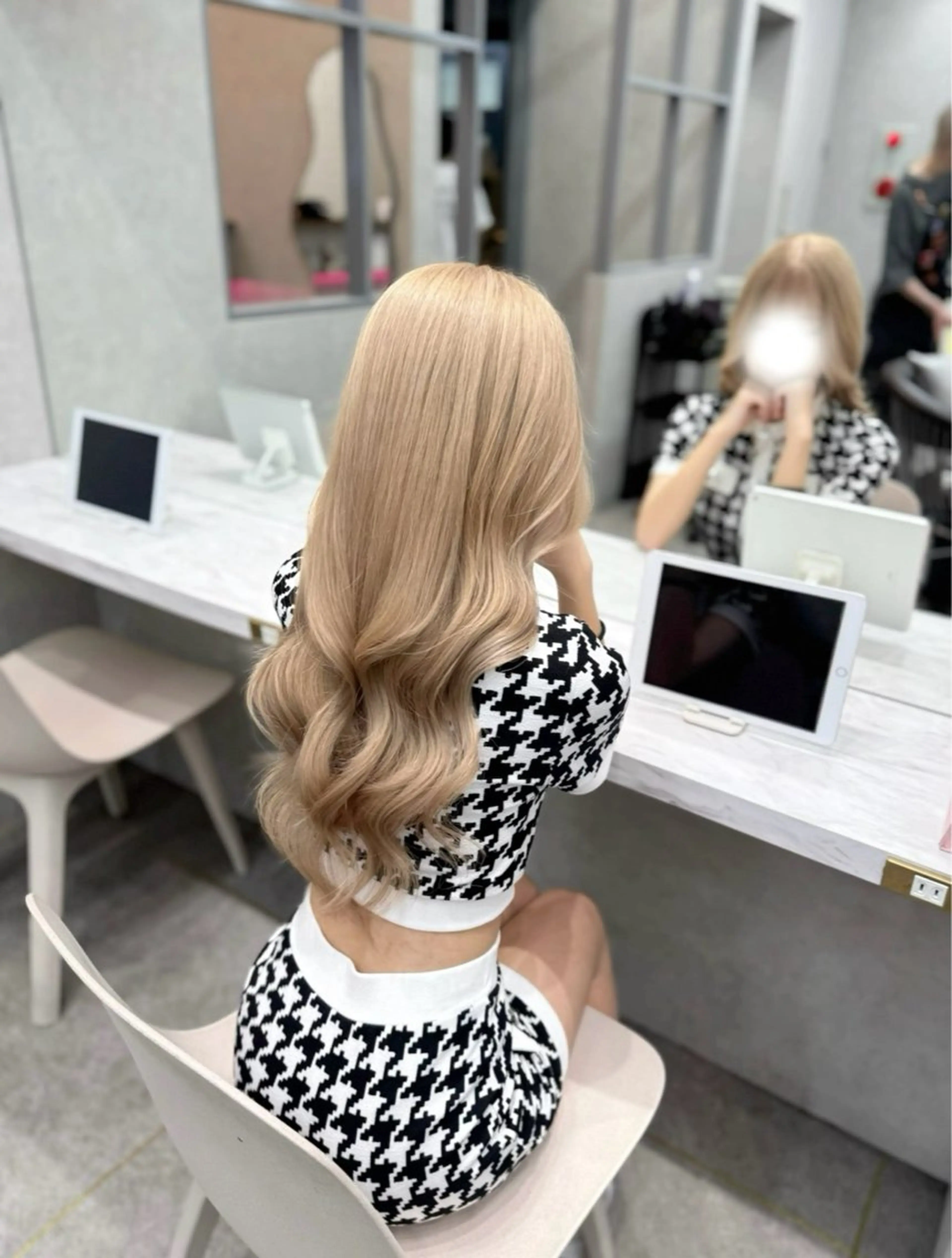 ロング ヘアカラー 璃 音のヘアスタイル